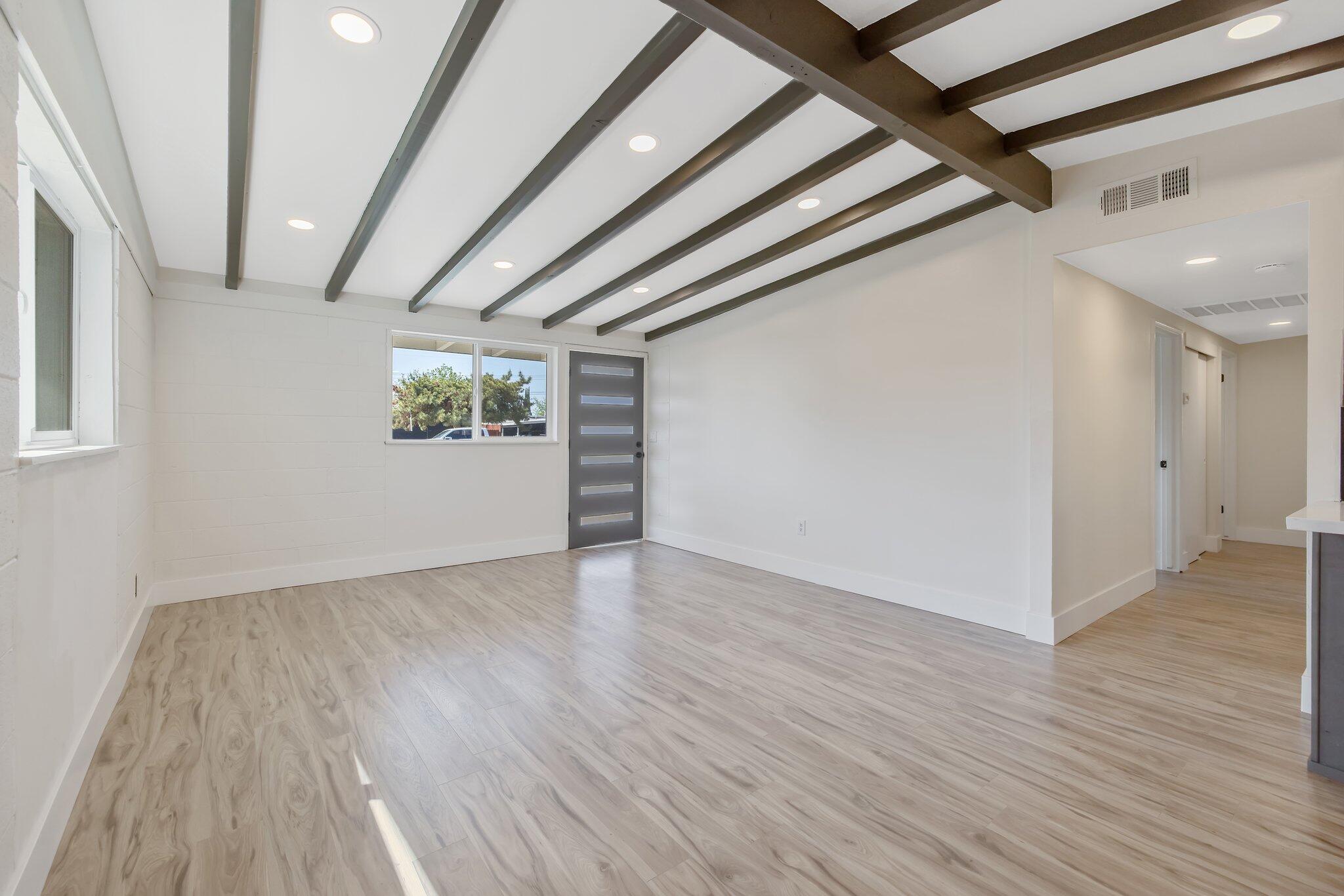 321 Peach Dr, Exeter, CA 93221