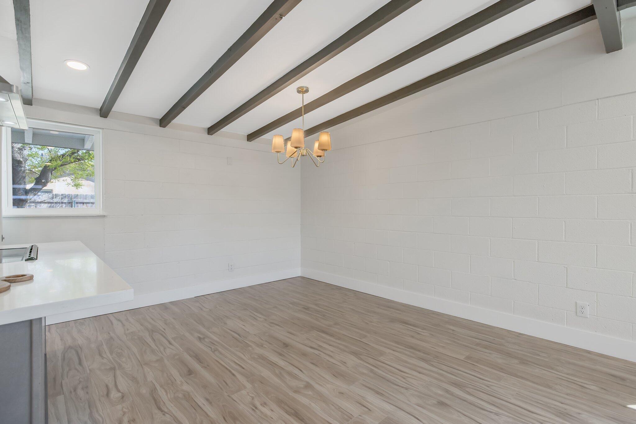 321 Peach Dr, Exeter, CA 93221