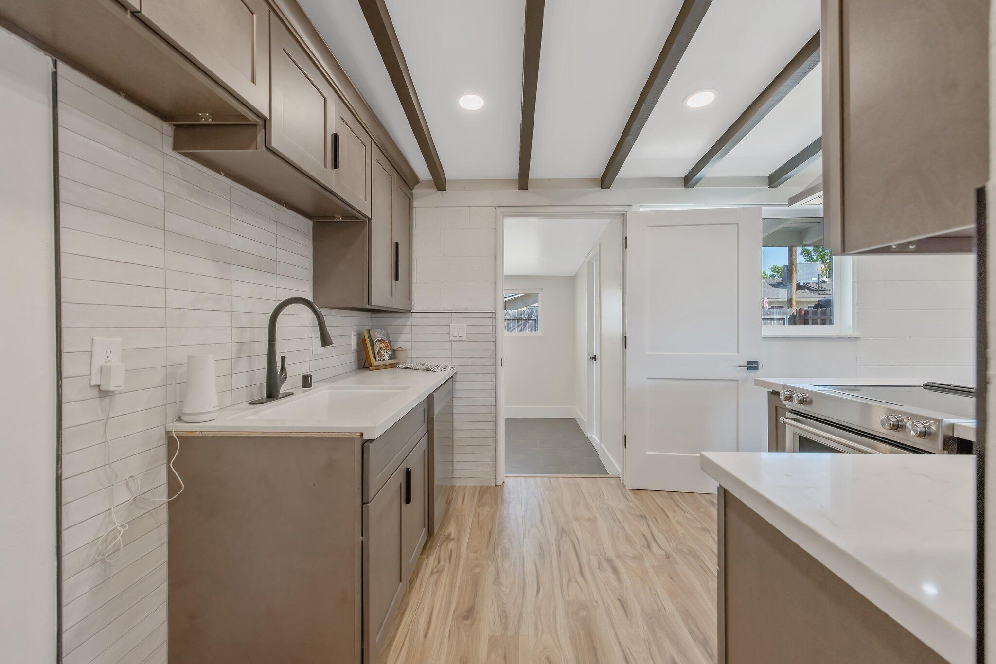 321 Peach Dr, Exeter, CA 93221