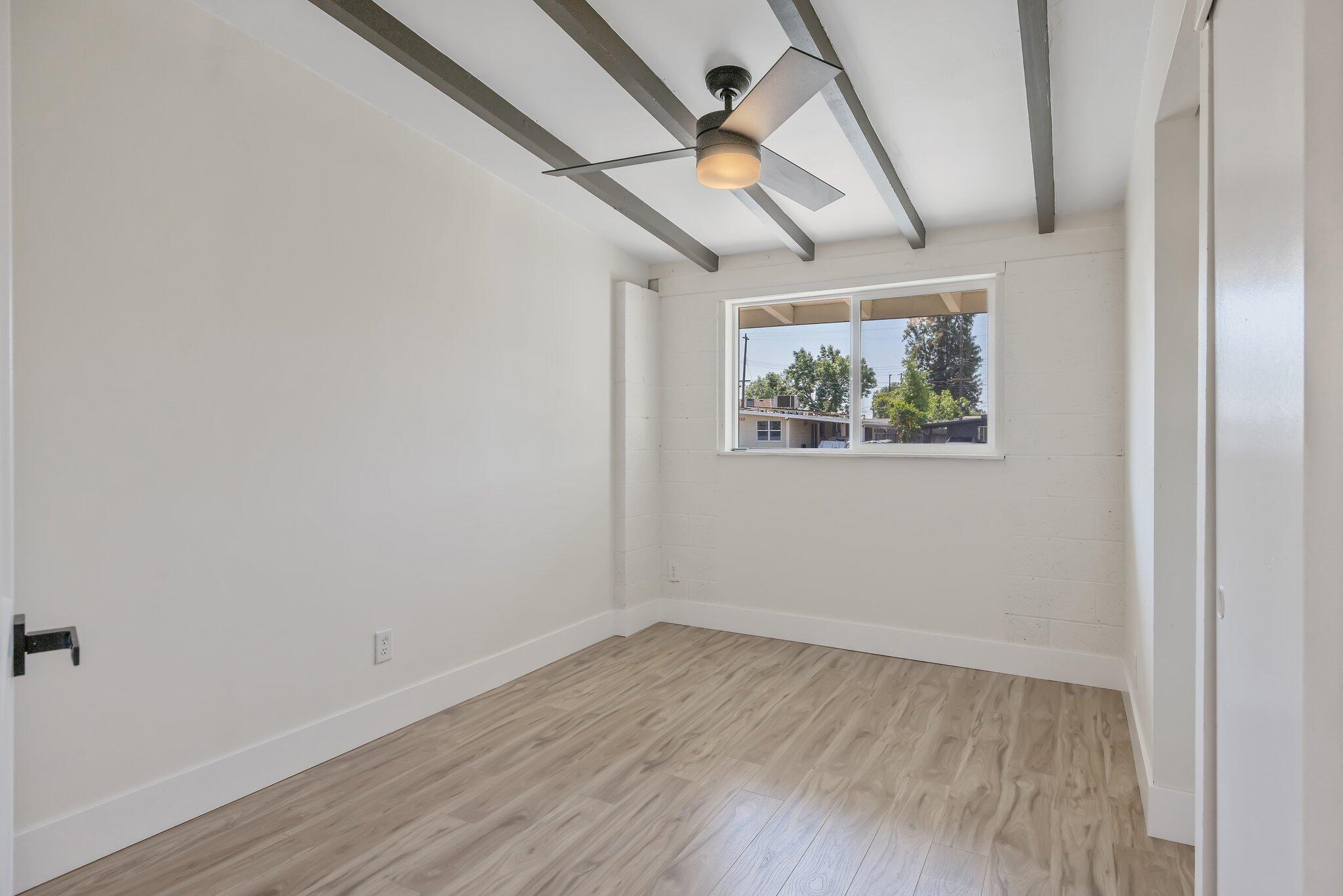 321 Peach Dr, Exeter, CA 93221