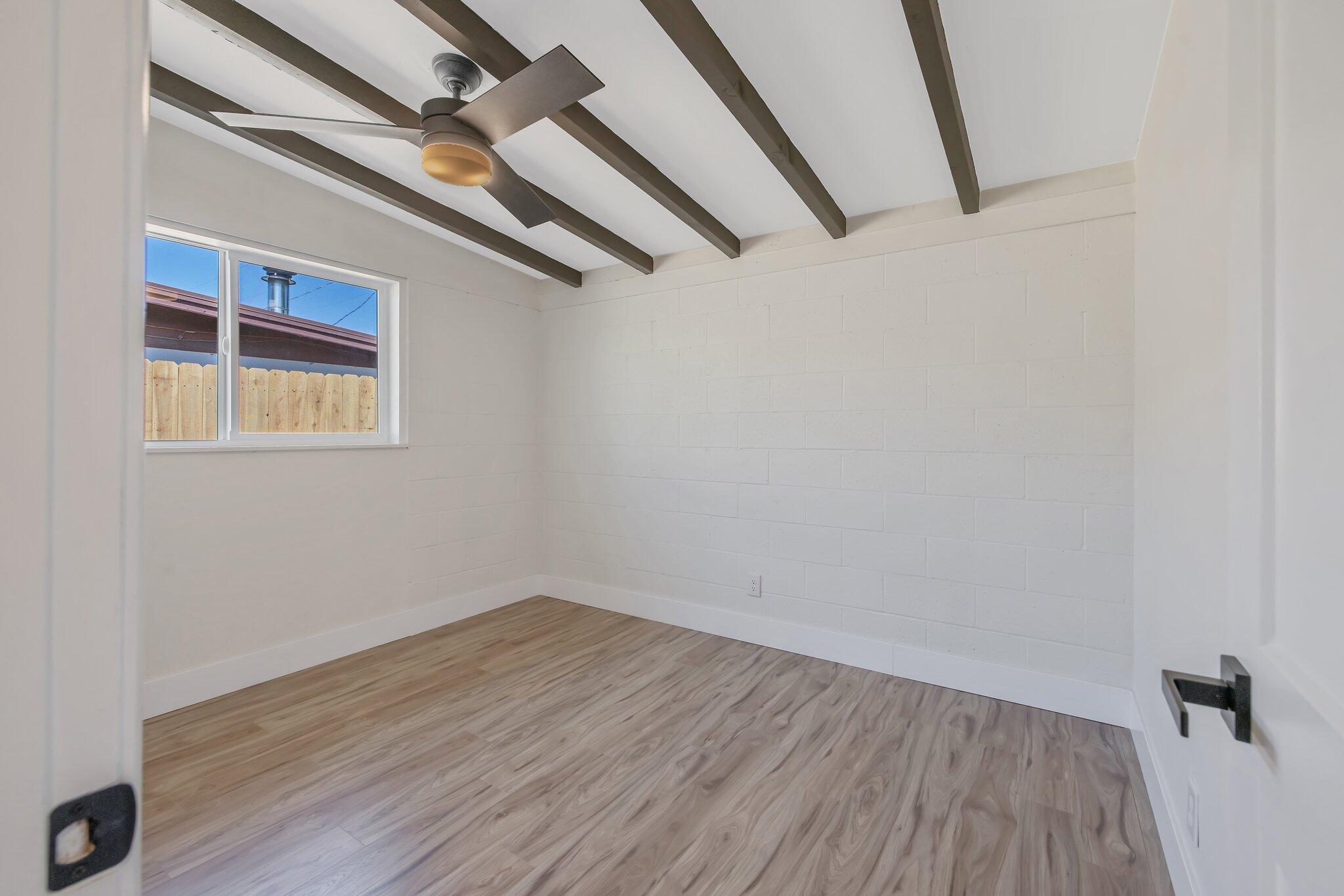 321 Peach Dr, Exeter, CA 93221