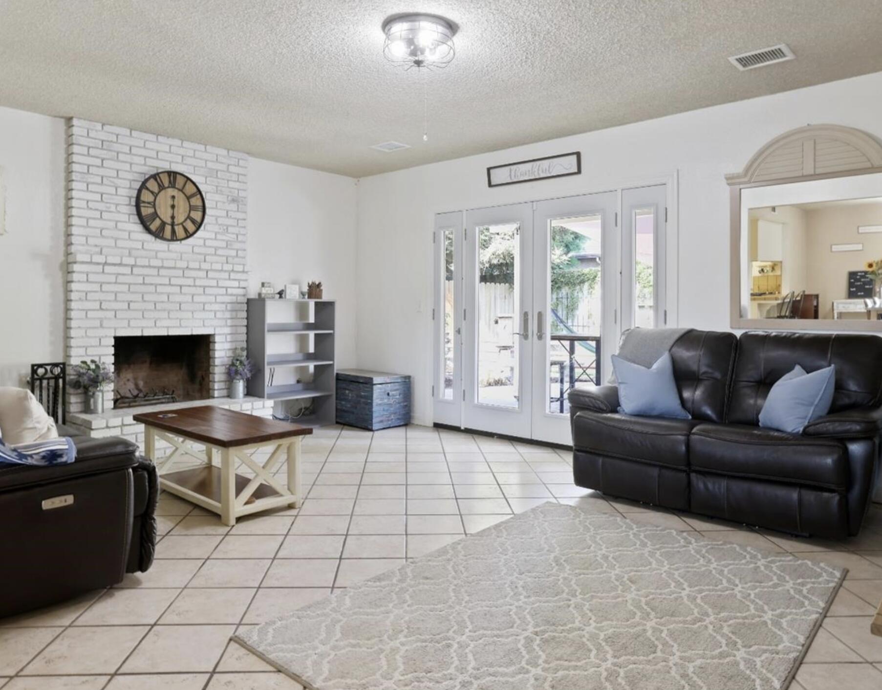 182 E Kennedy Ave, Tulare, CA 93274