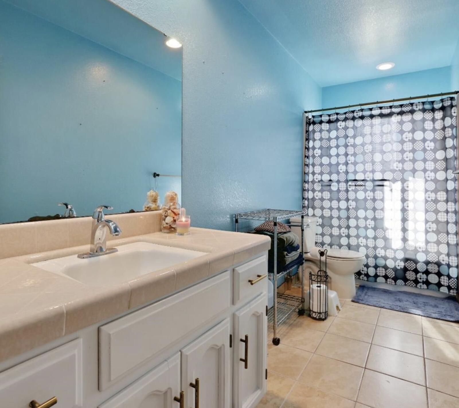 182 E Kennedy Ave, Tulare, CA 93274