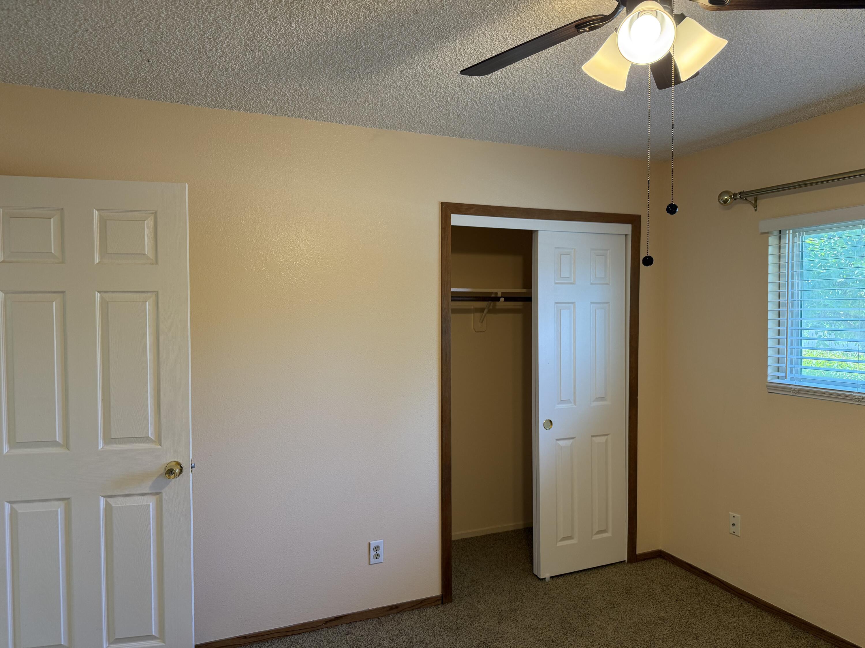 1047 S Linwood St, Visalia, CA 93277