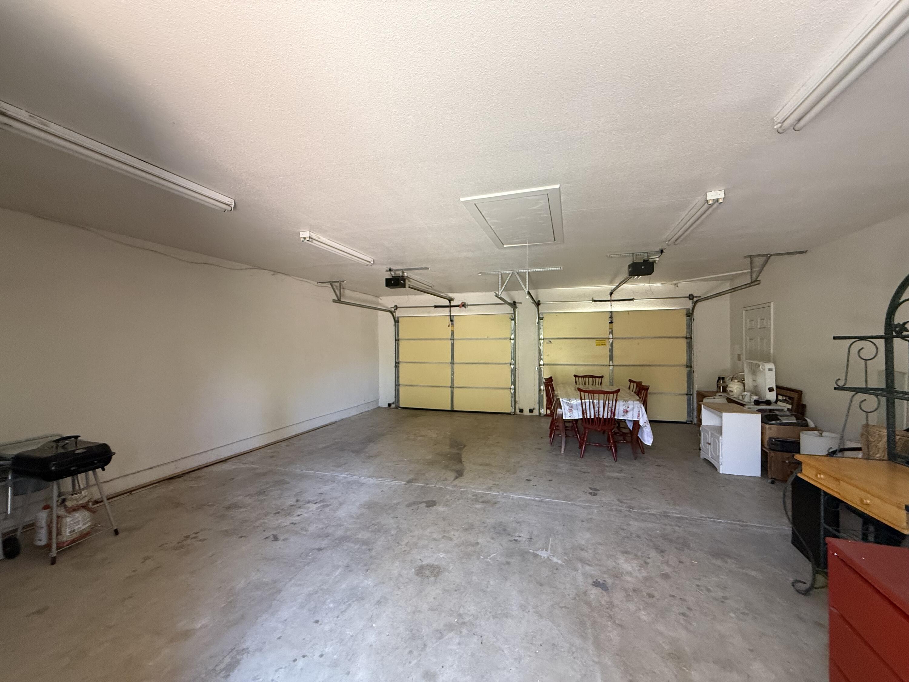 1047 S Linwood St, Visalia, CA 93277