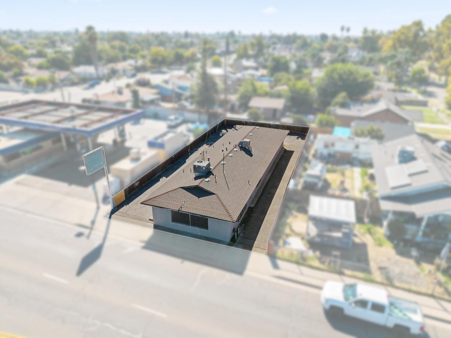4584 E Tulare Ave, Fresno, CA 93702