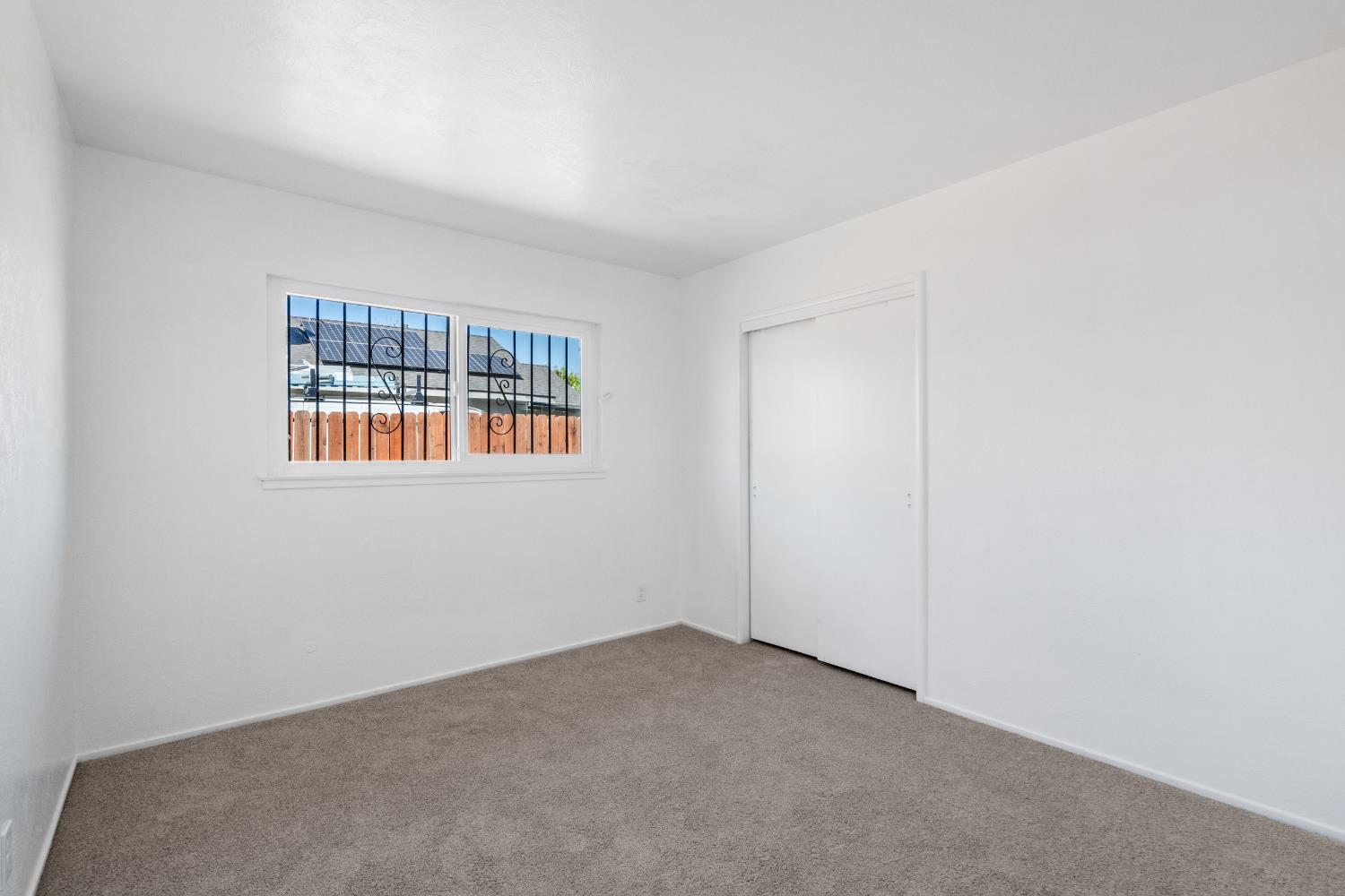 4584 E Tulare Ave, Fresno, CA 93702