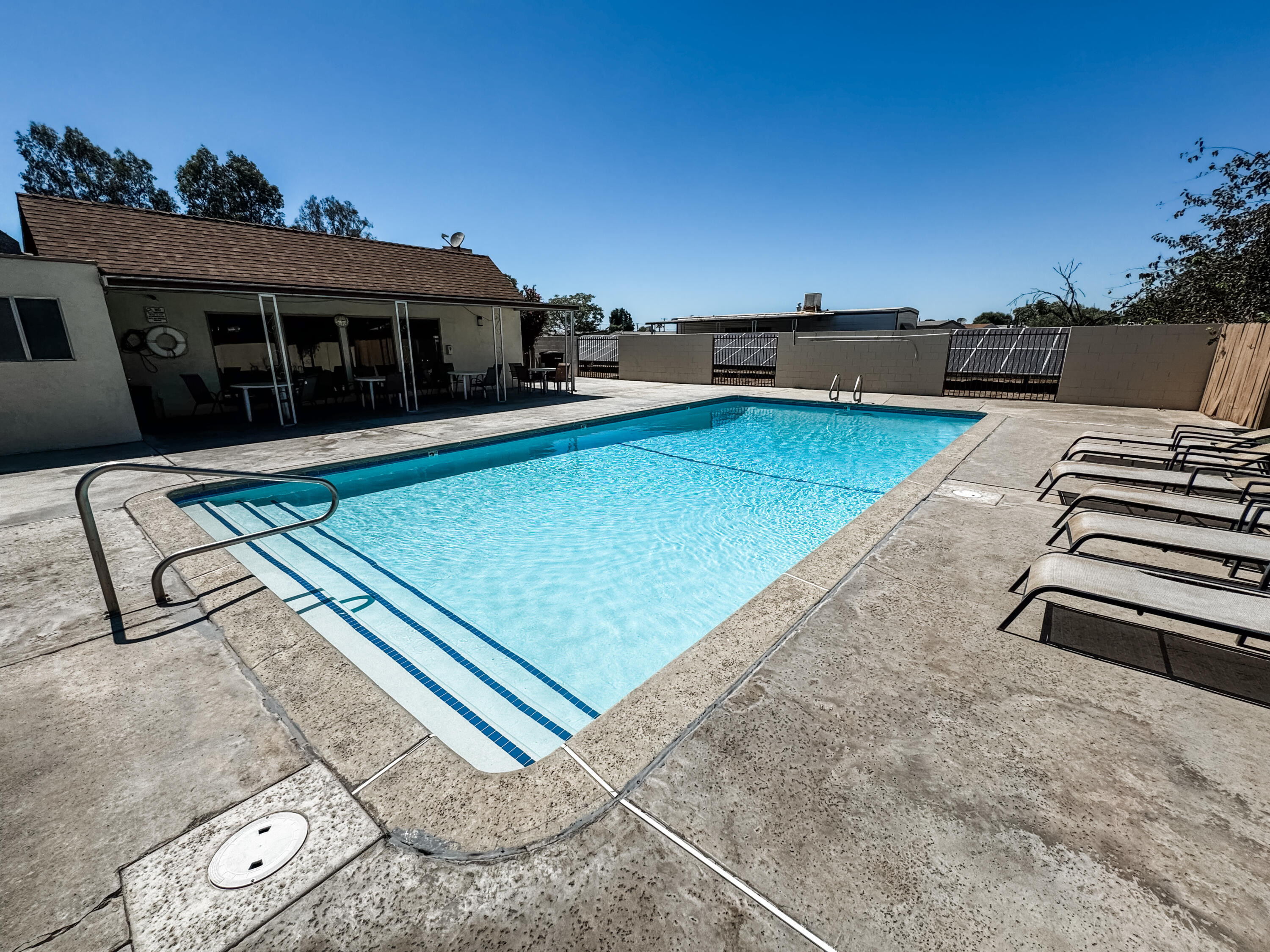 852 E Grangeville Blvd #57, Hanford, CA 93230