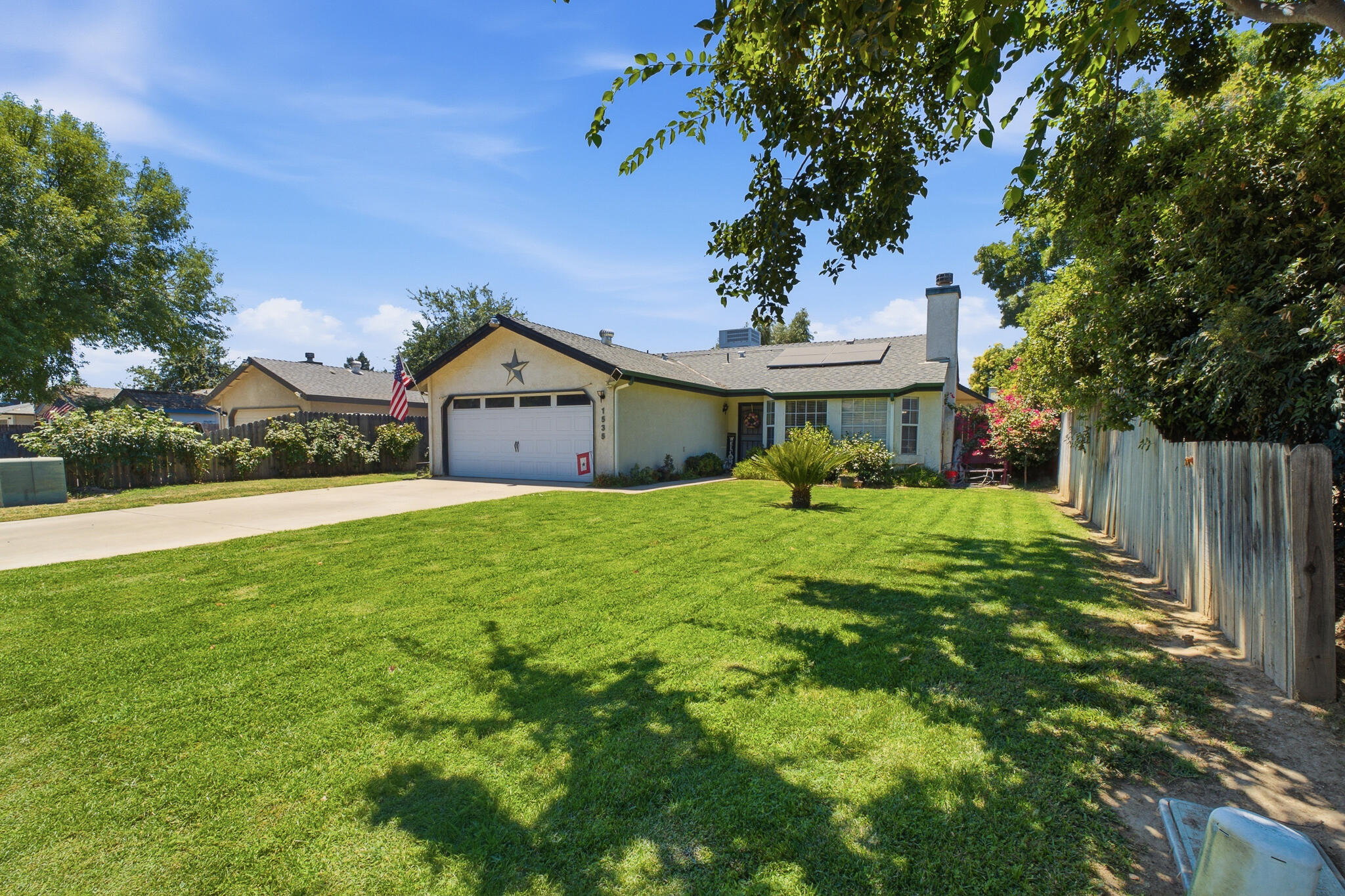 1535 Hartley Ave, Farmersville, CA 93223