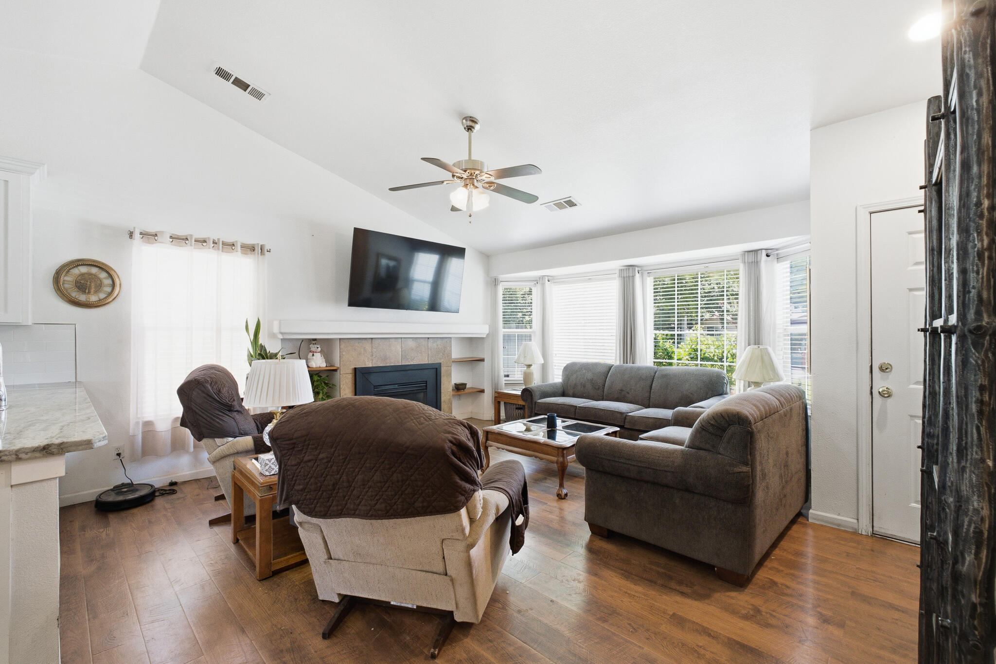 1535 Hartley Ave, Farmersville, CA 93223