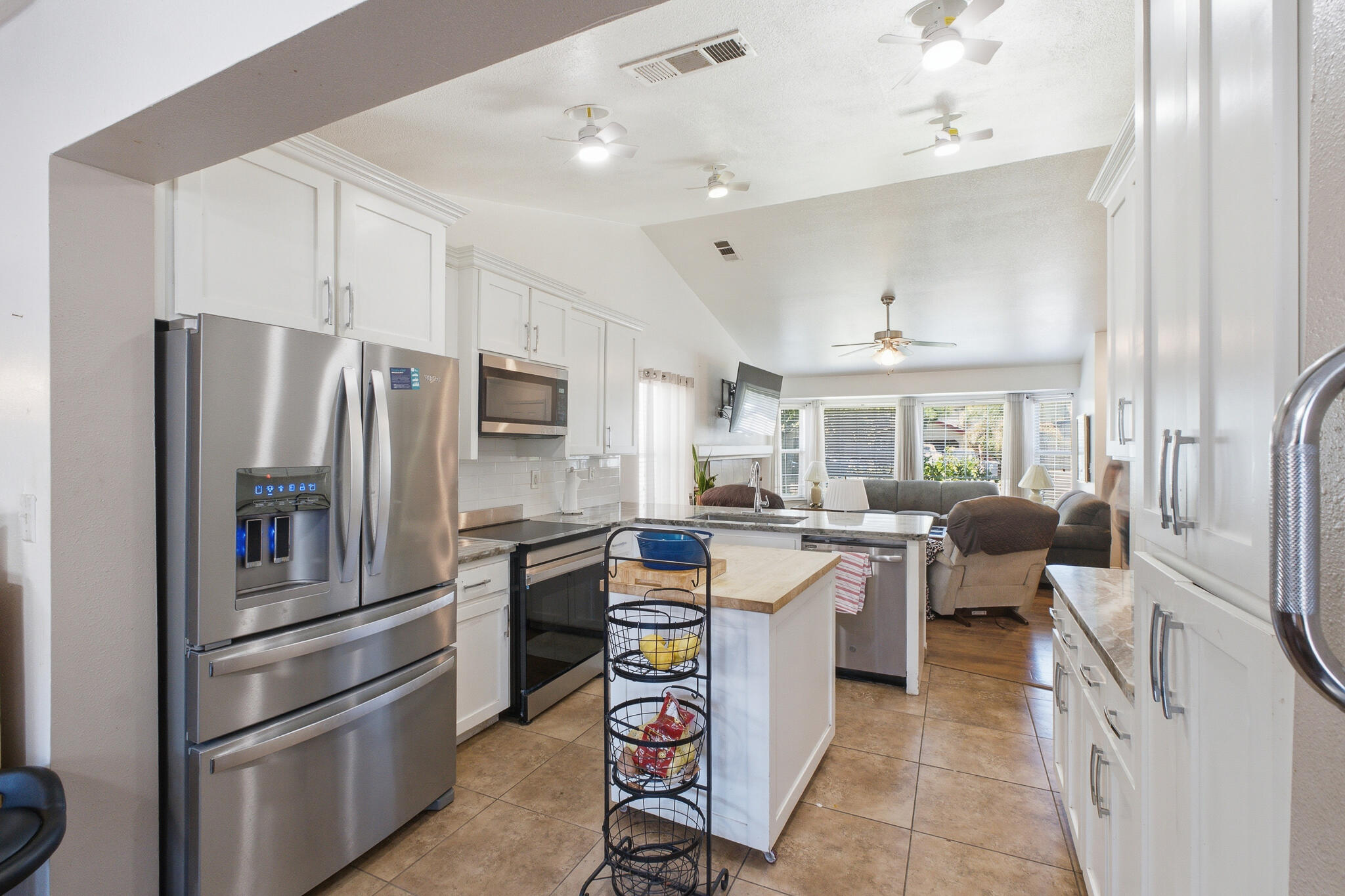 1535 Hartley Ave, Farmersville, CA 93223