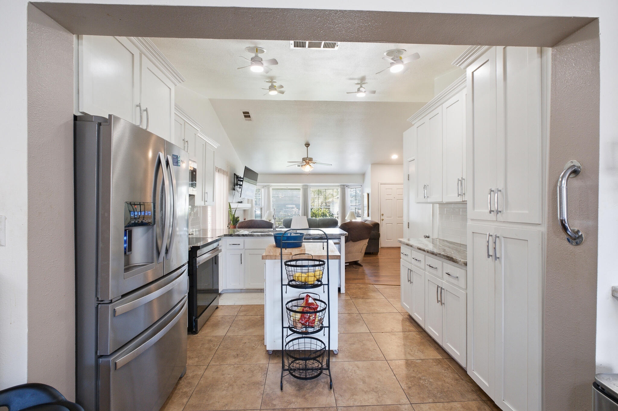 1535 Hartley Ave, Farmersville, CA 93223