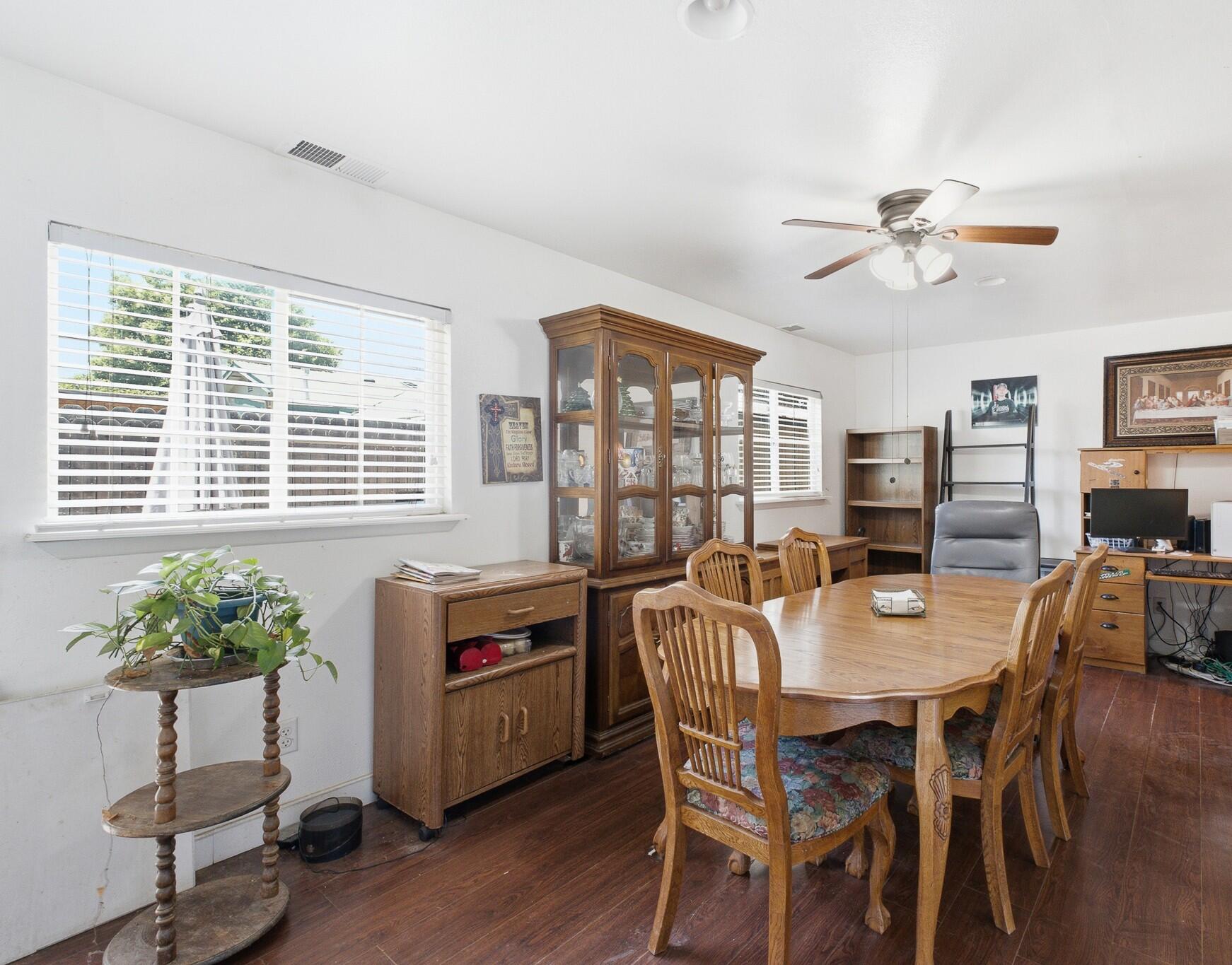 1535 Hartley Ave, Farmersville, CA 93223