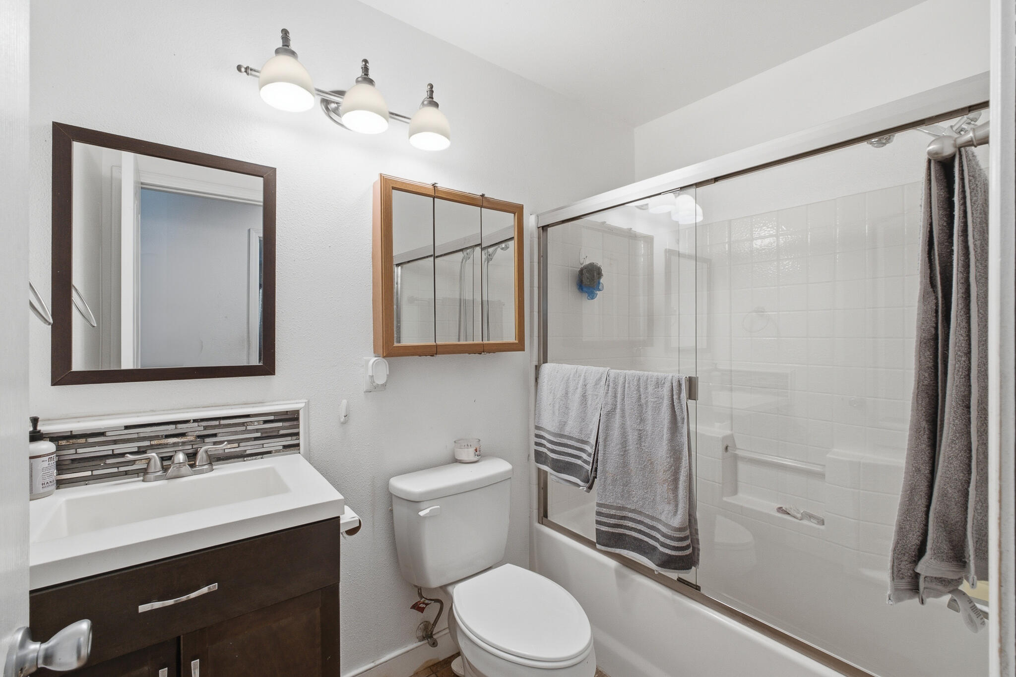 1535 Hartley Ave, Farmersville, CA 93223
