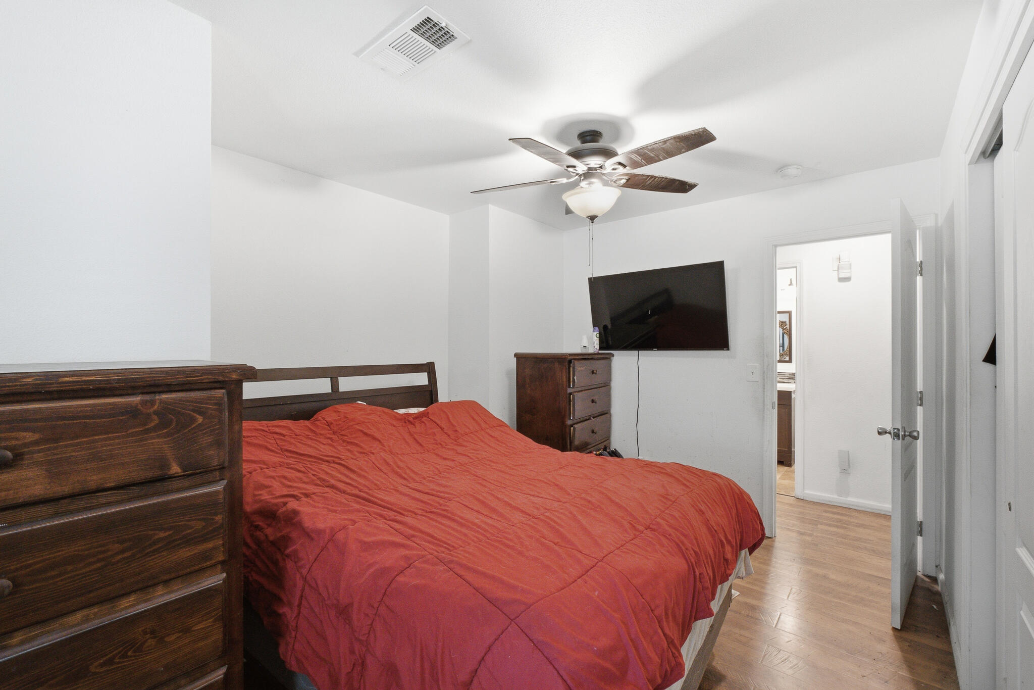 1535 Hartley Ave, Farmersville, CA 93223