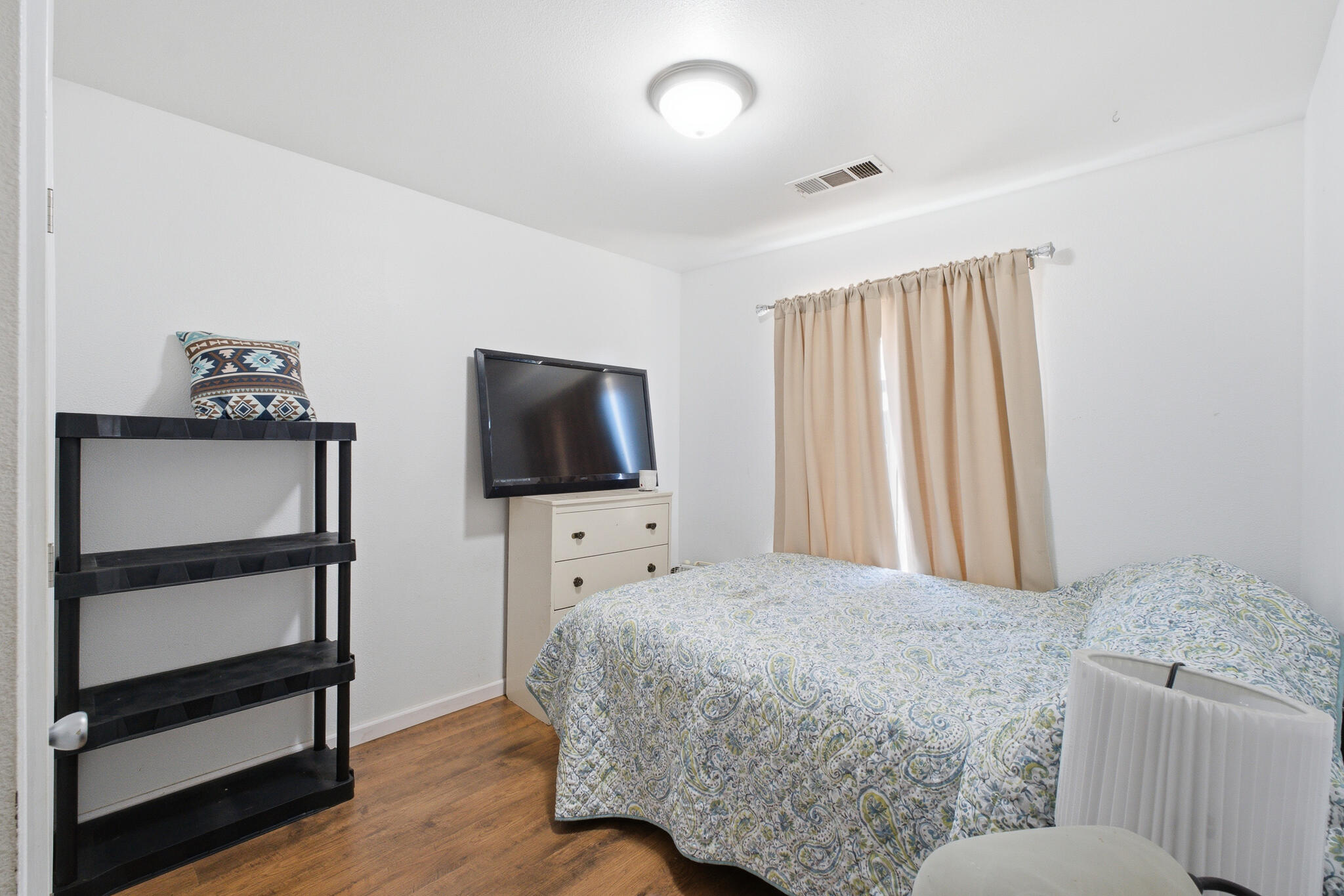 1535 Hartley Ave, Farmersville, CA 93223