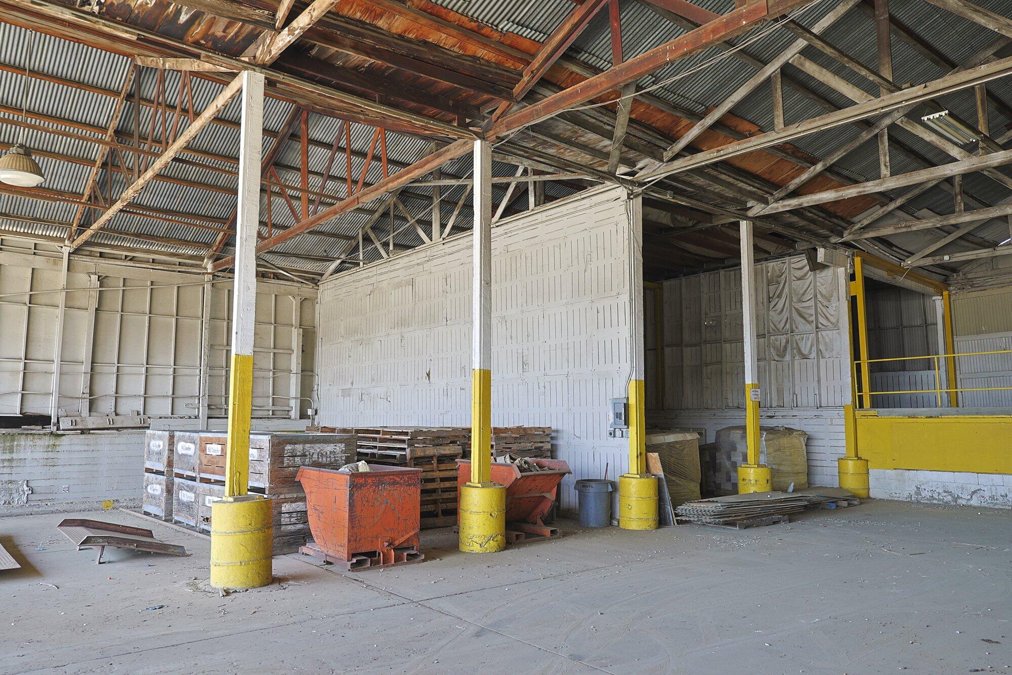 460 - 461 Valencia St, Lindsay, CA 93247