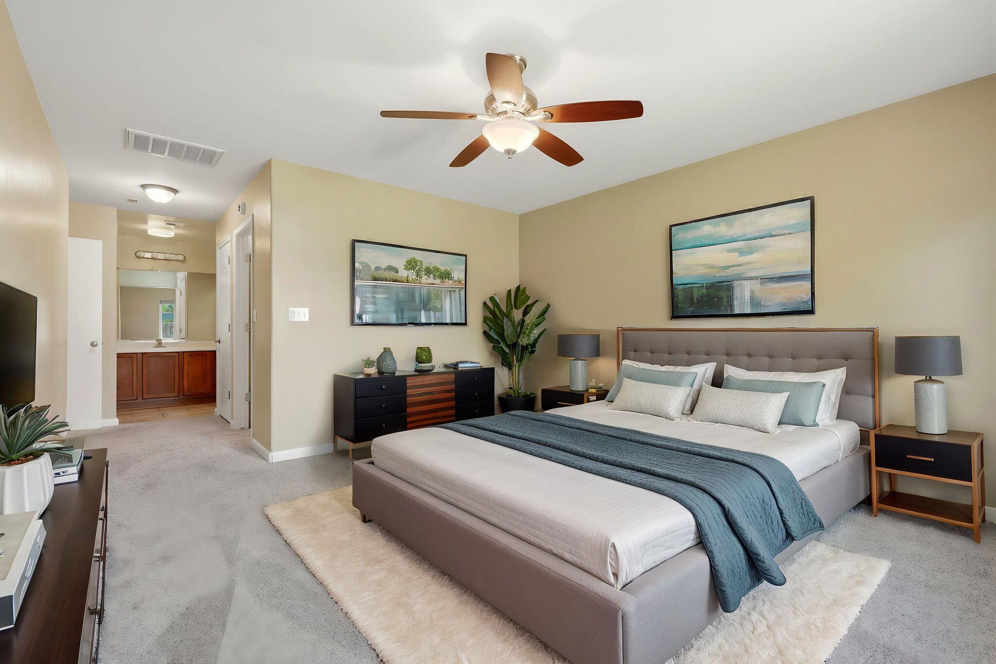 2542 E Parkview Ave, Visalia, CA 93292