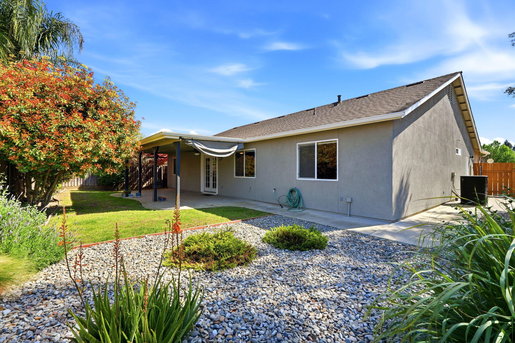 2542 E Parkview Ave, Visalia, CA 93292