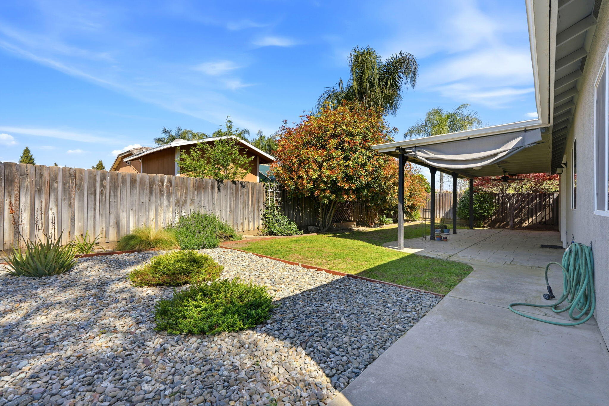 2542 E Parkview Ave, Visalia, CA 93292