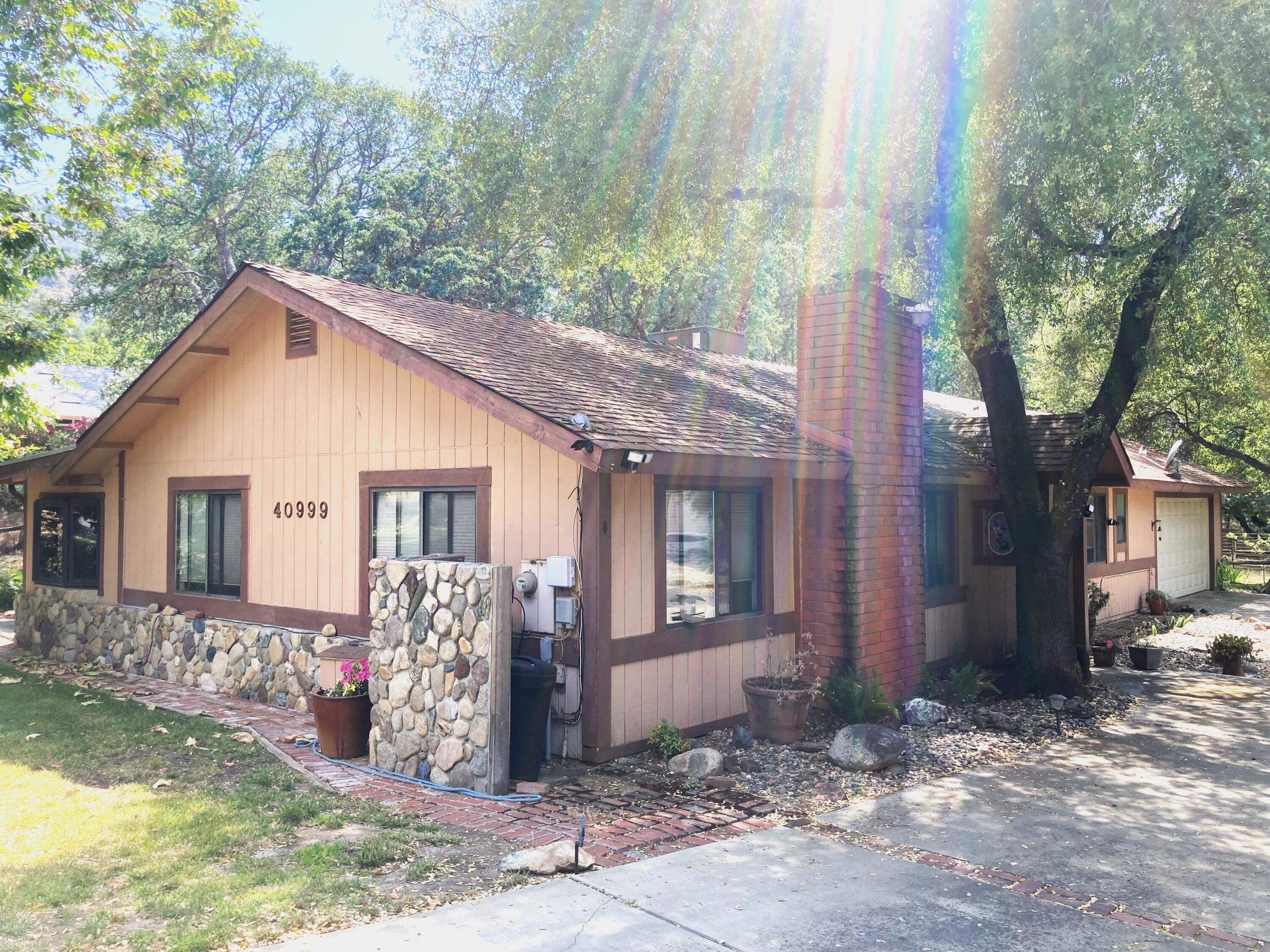 40999 Cherokee Oaks Dr, Three Rivers, CA 93271
