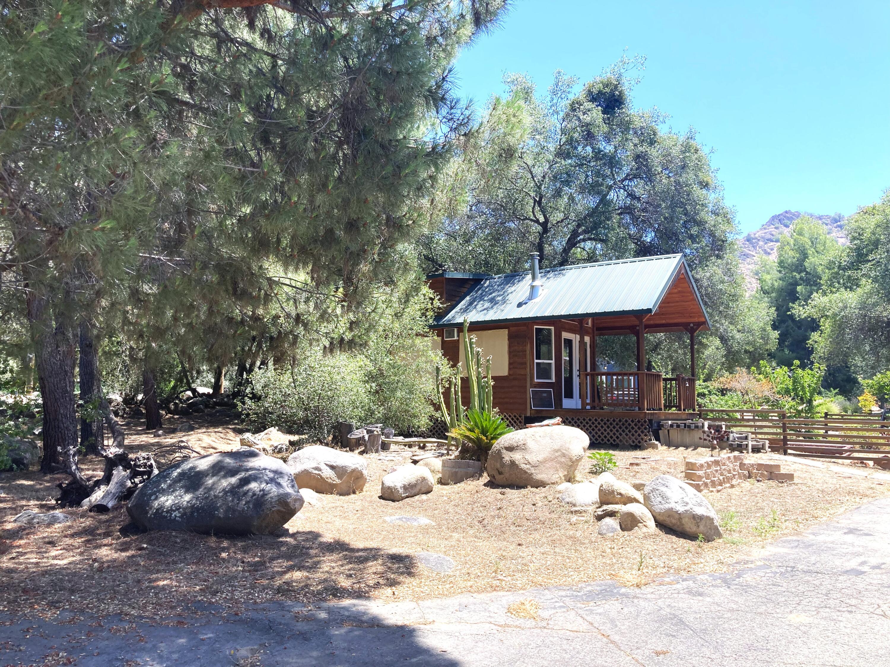 40999 Cherokee Oaks Dr, Three Rivers, CA 93271