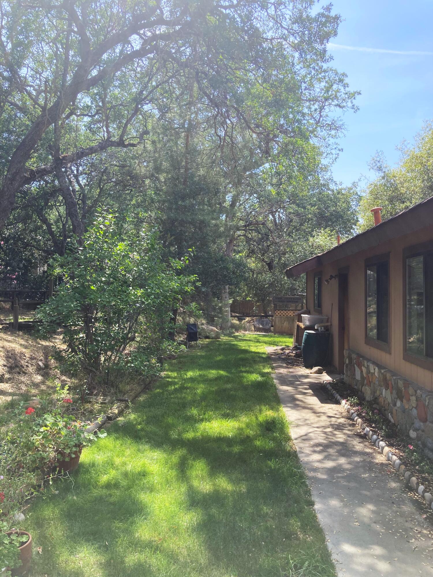 40999 Cherokee Oaks Dr, Three Rivers, CA 93271
