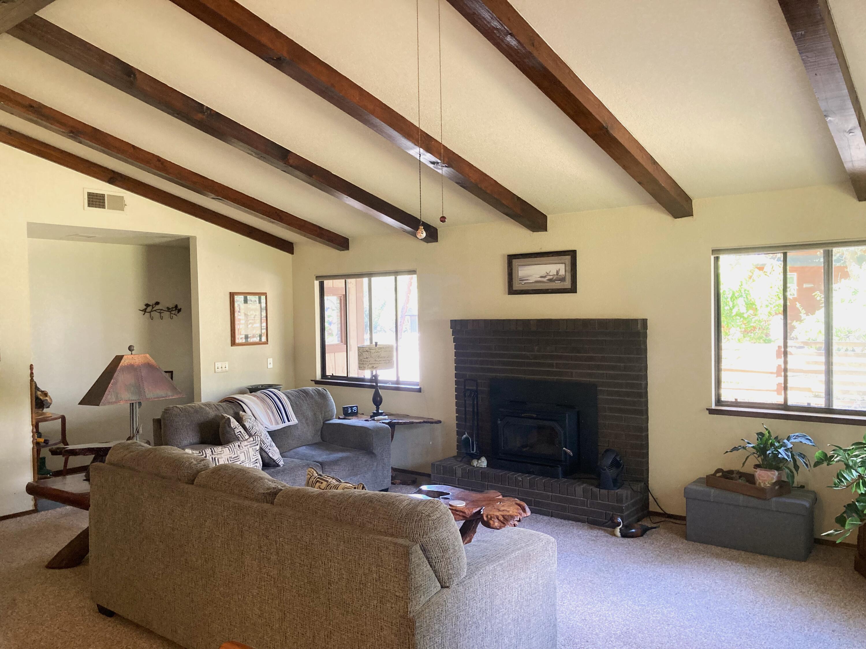 40999 Cherokee Oaks Dr, Three Rivers, CA 93271