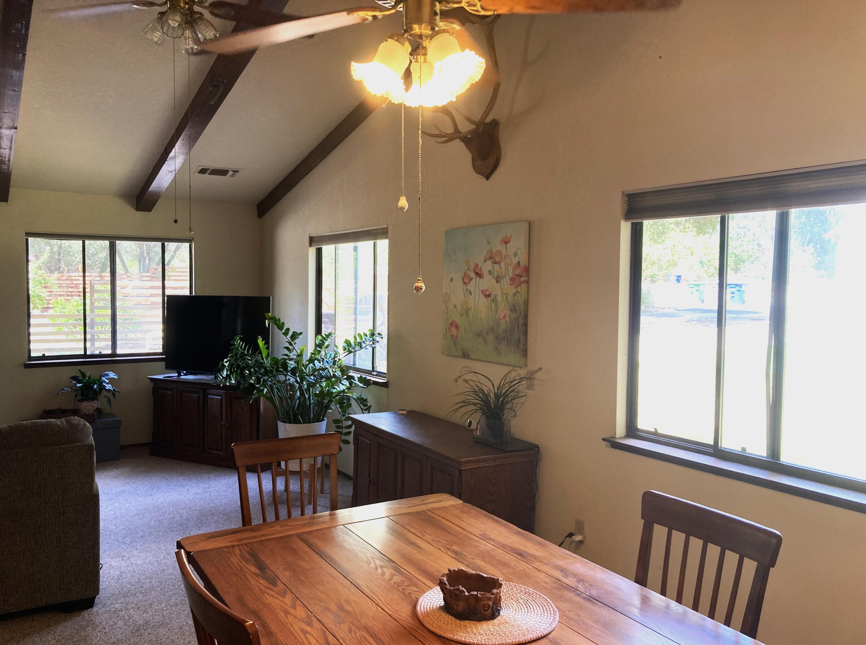 40999 Cherokee Oaks Dr, Three Rivers, CA 93271
