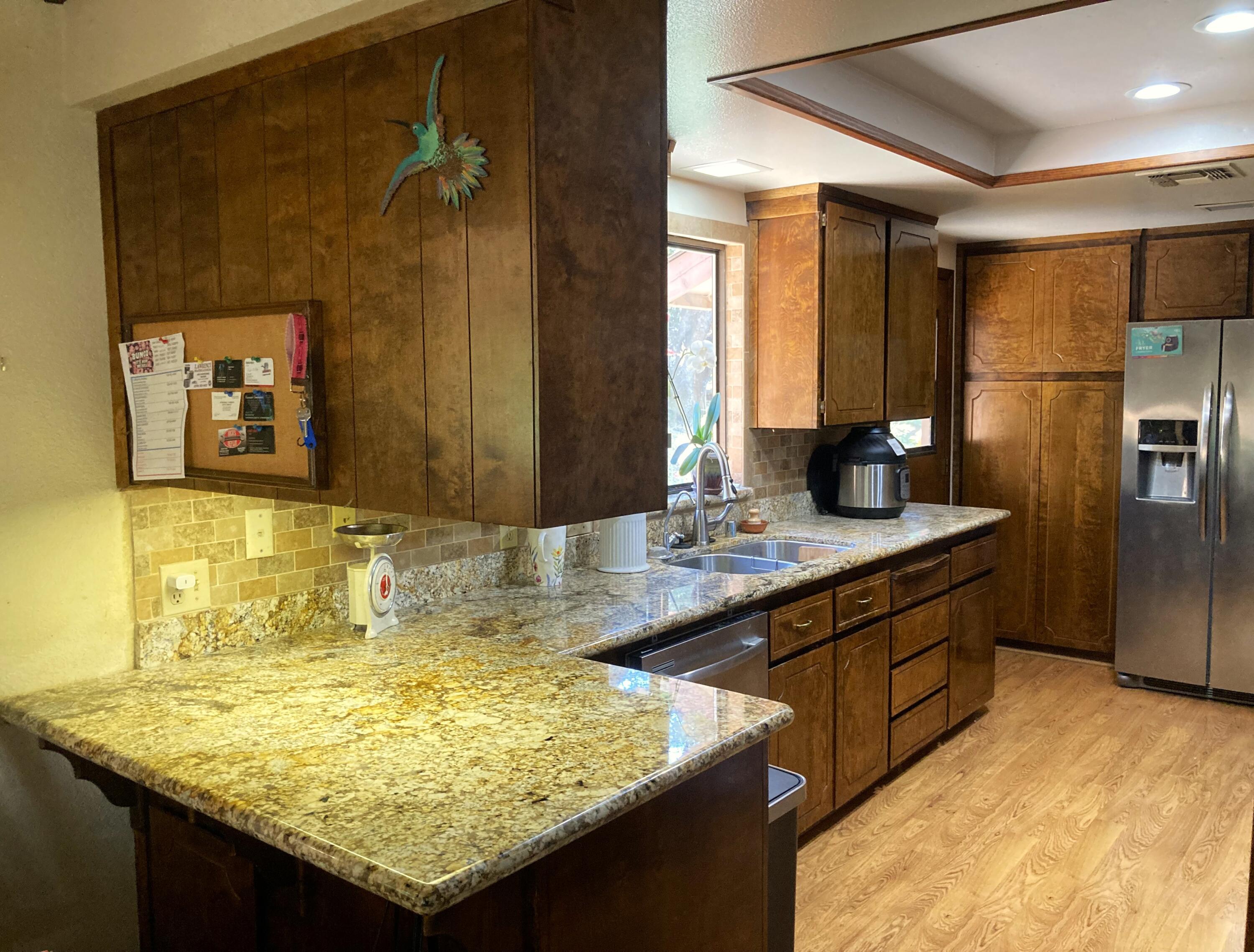 40999 Cherokee Oaks Dr, Three Rivers, CA 93271