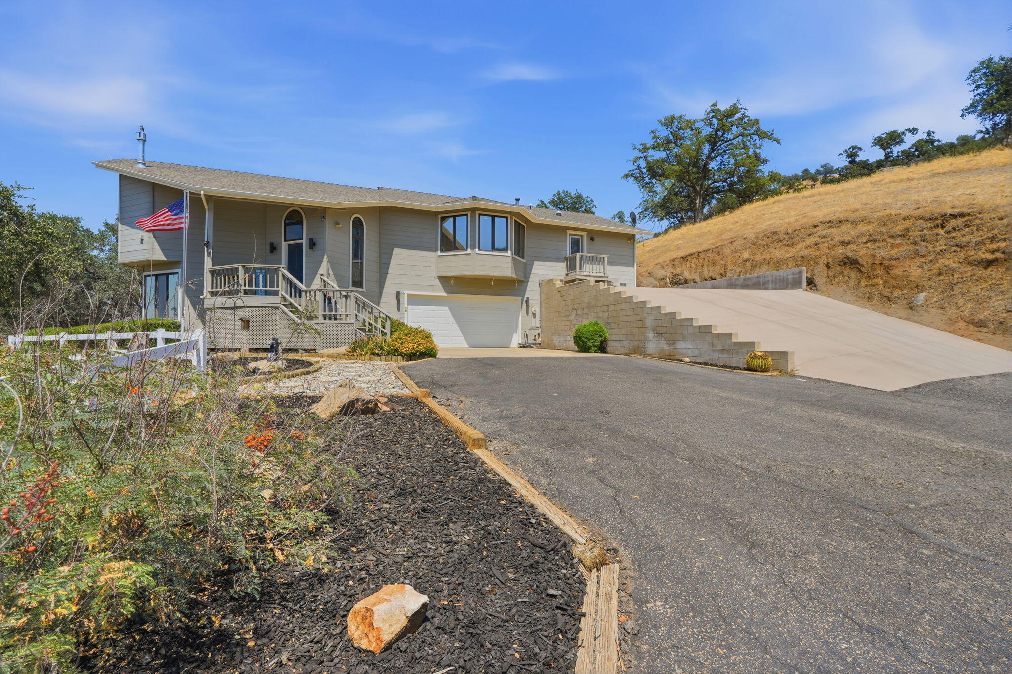 16247 Mustang Dr, Springville, CA 93265