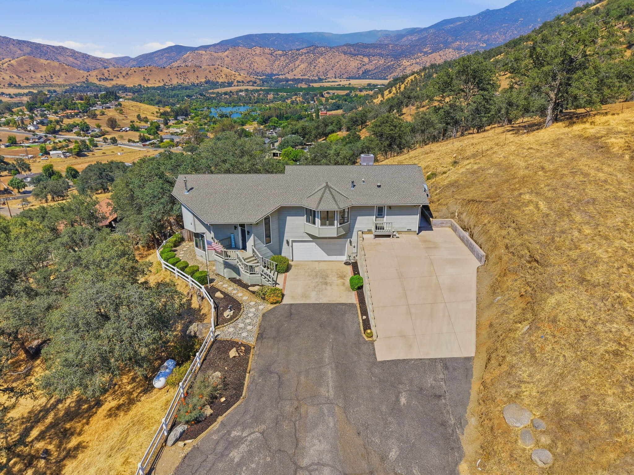 16247 Mustang Dr, Springville, CA 93265