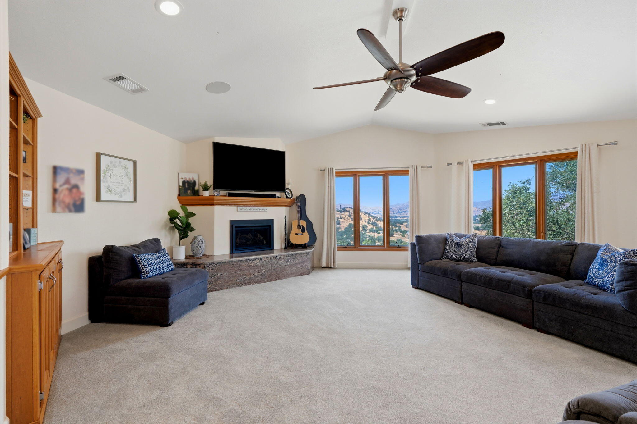 16247 Mustang Dr, Springville, CA 93265