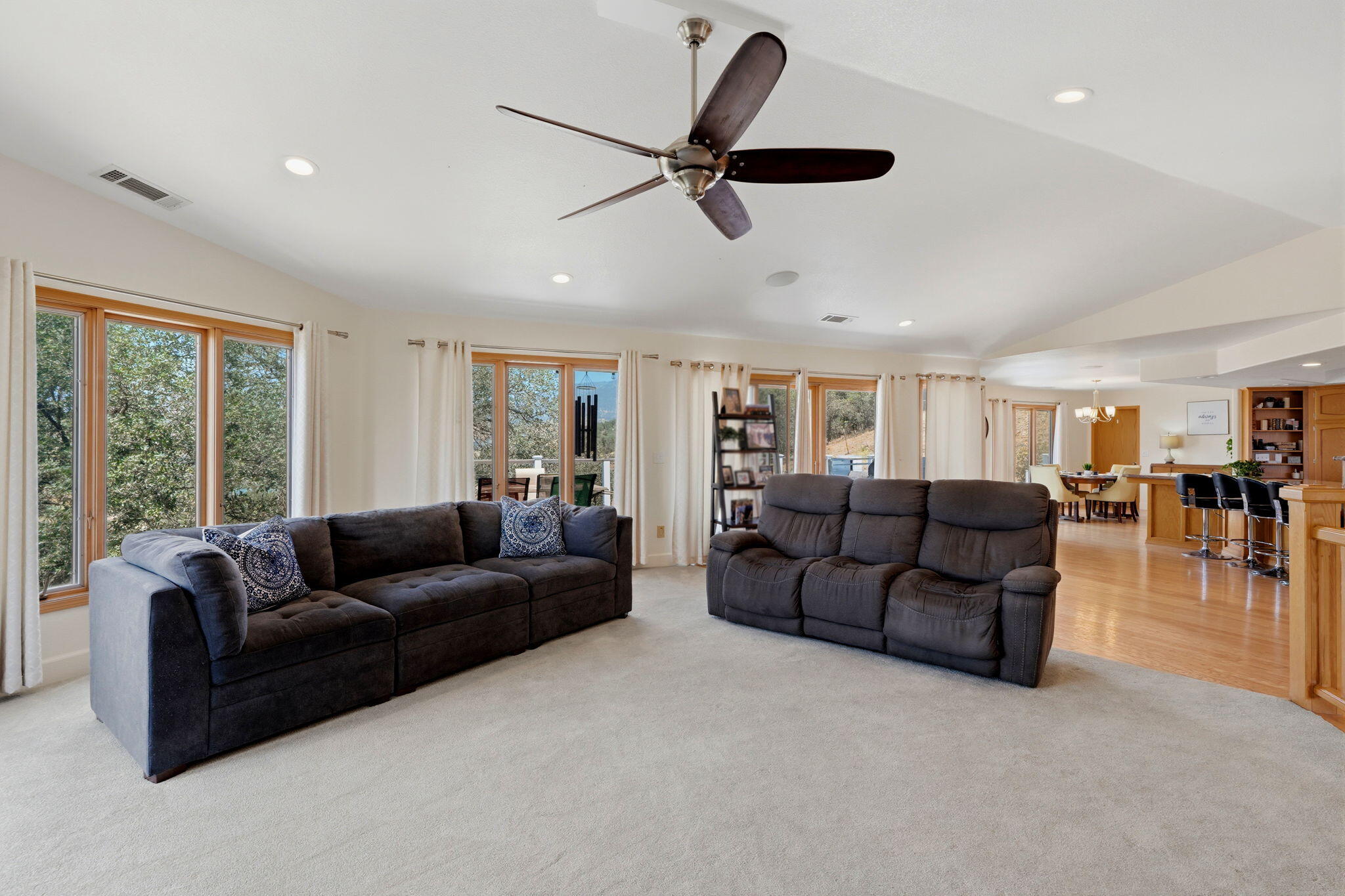 16247 Mustang Dr, Springville, CA 93265