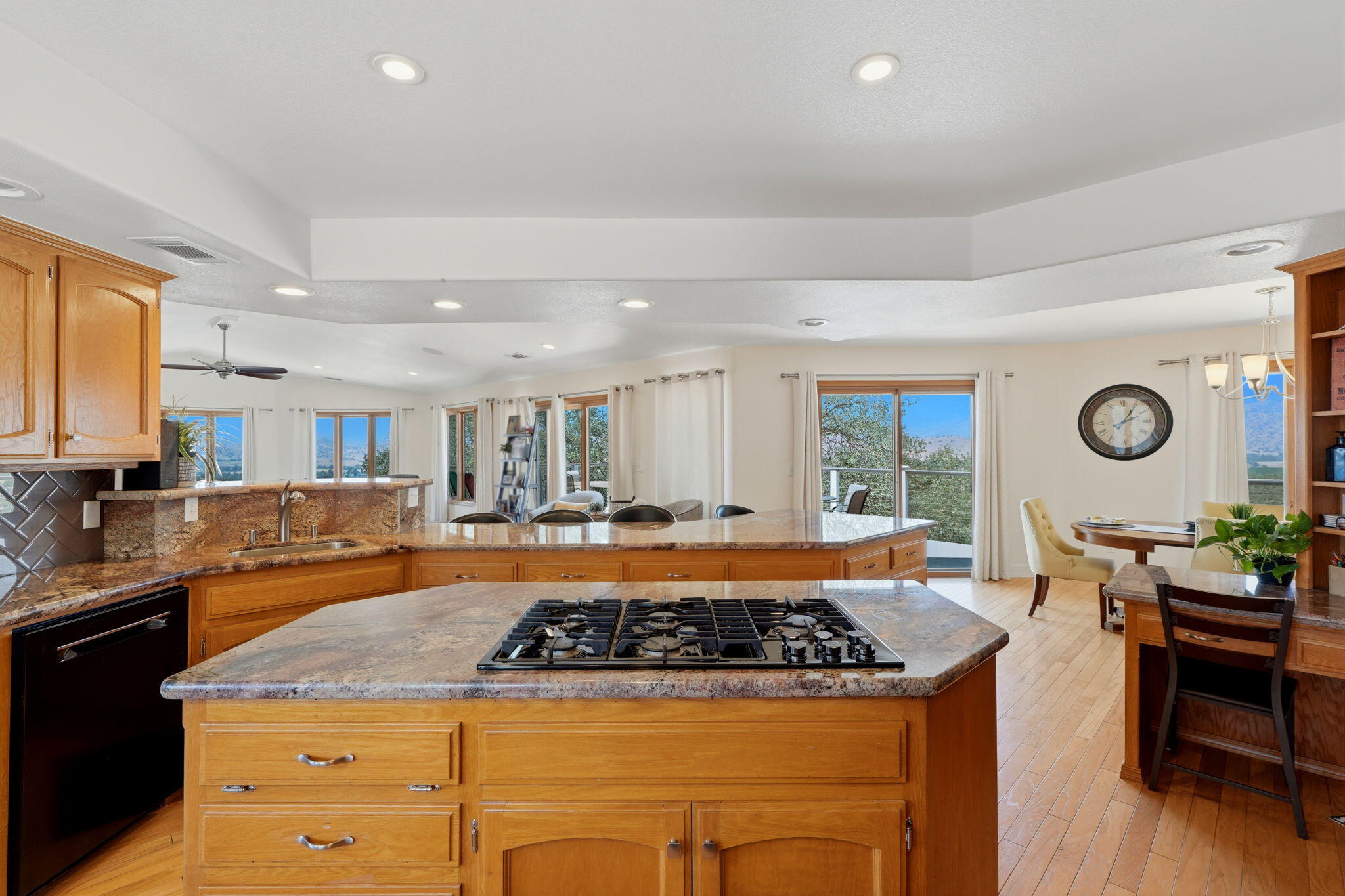 16247 Mustang Dr, Springville, CA 93265