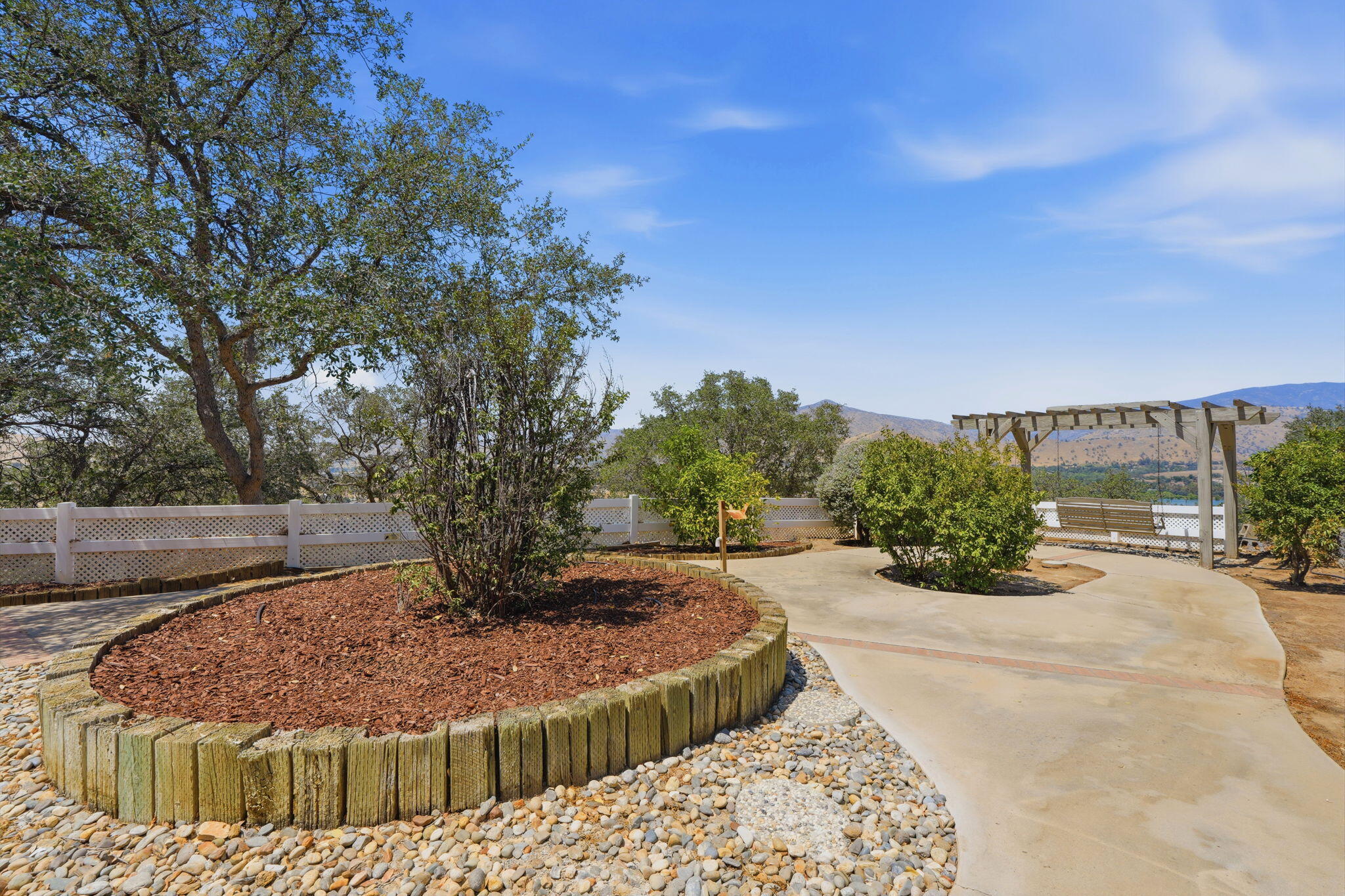 16247 Mustang Dr, Springville, CA 93265