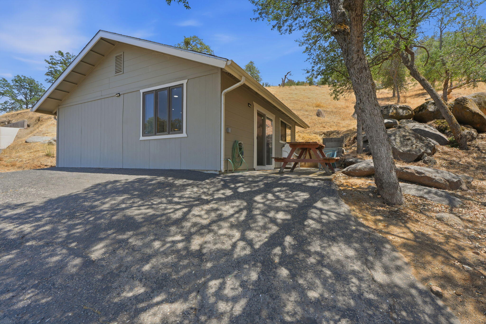 16247 Mustang Dr, Springville, CA 93265
