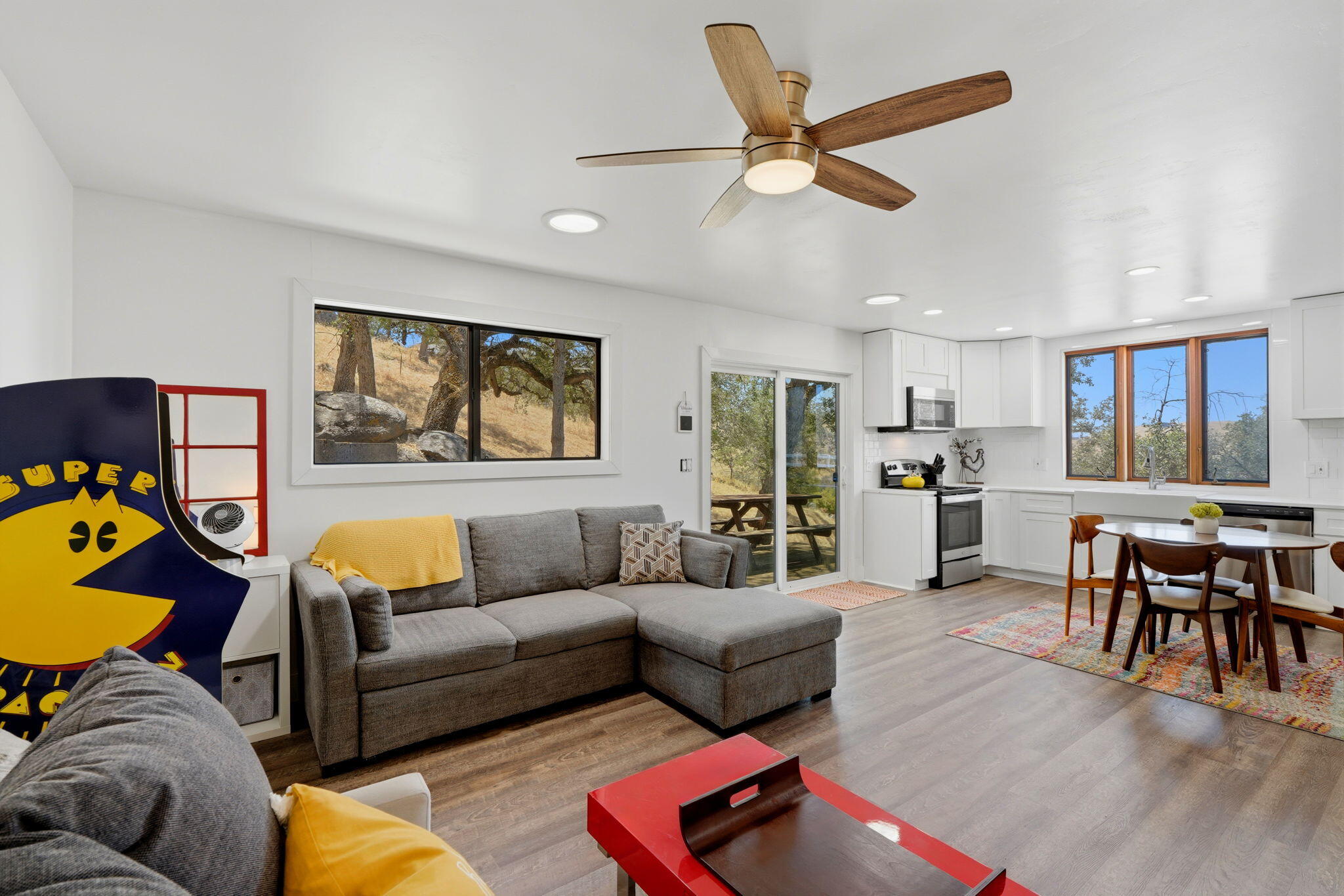 16247 Mustang Dr, Springville, CA 93265