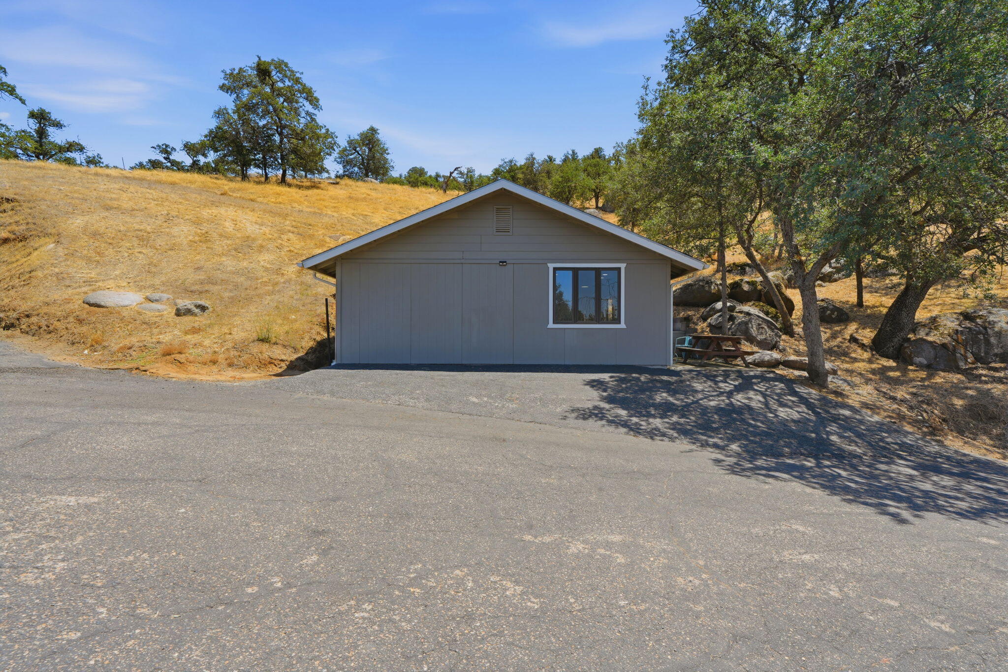 16247 Mustang Dr, Springville, CA 93265