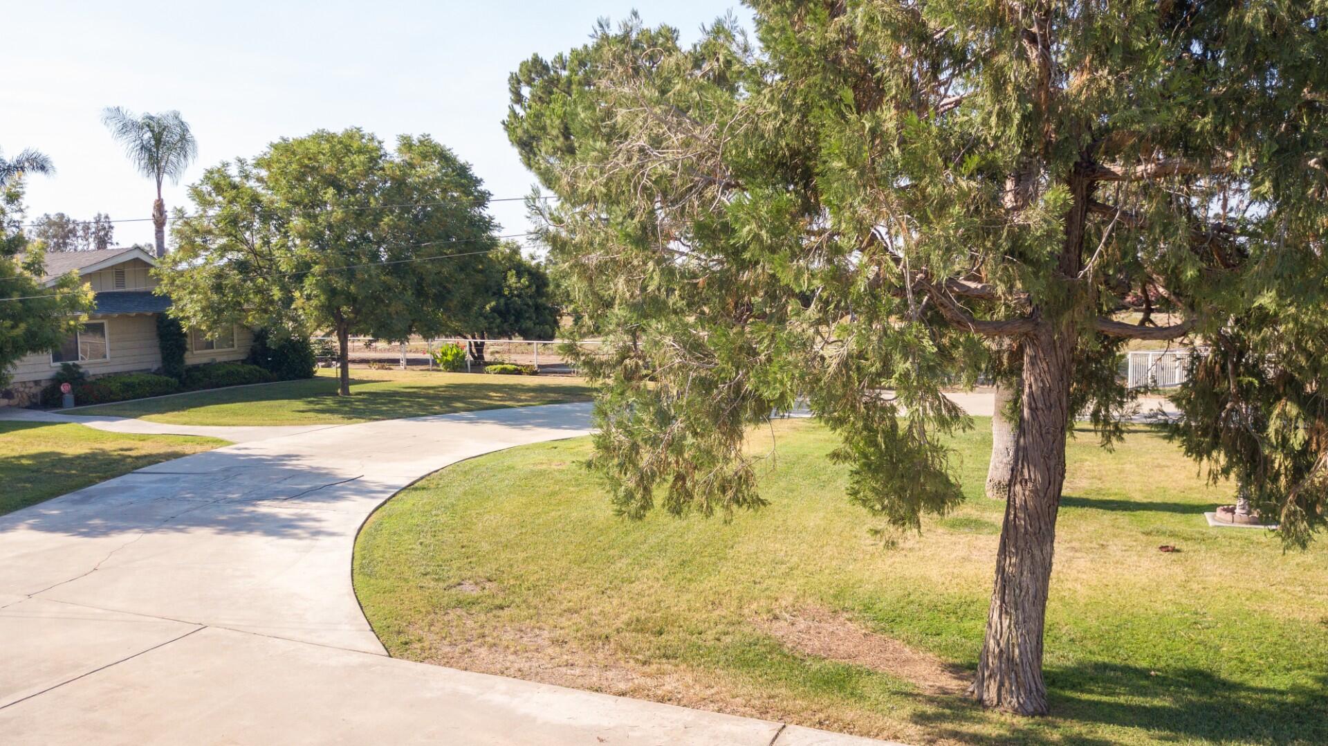 1956 S Indiana St, Porterville, CA 93257