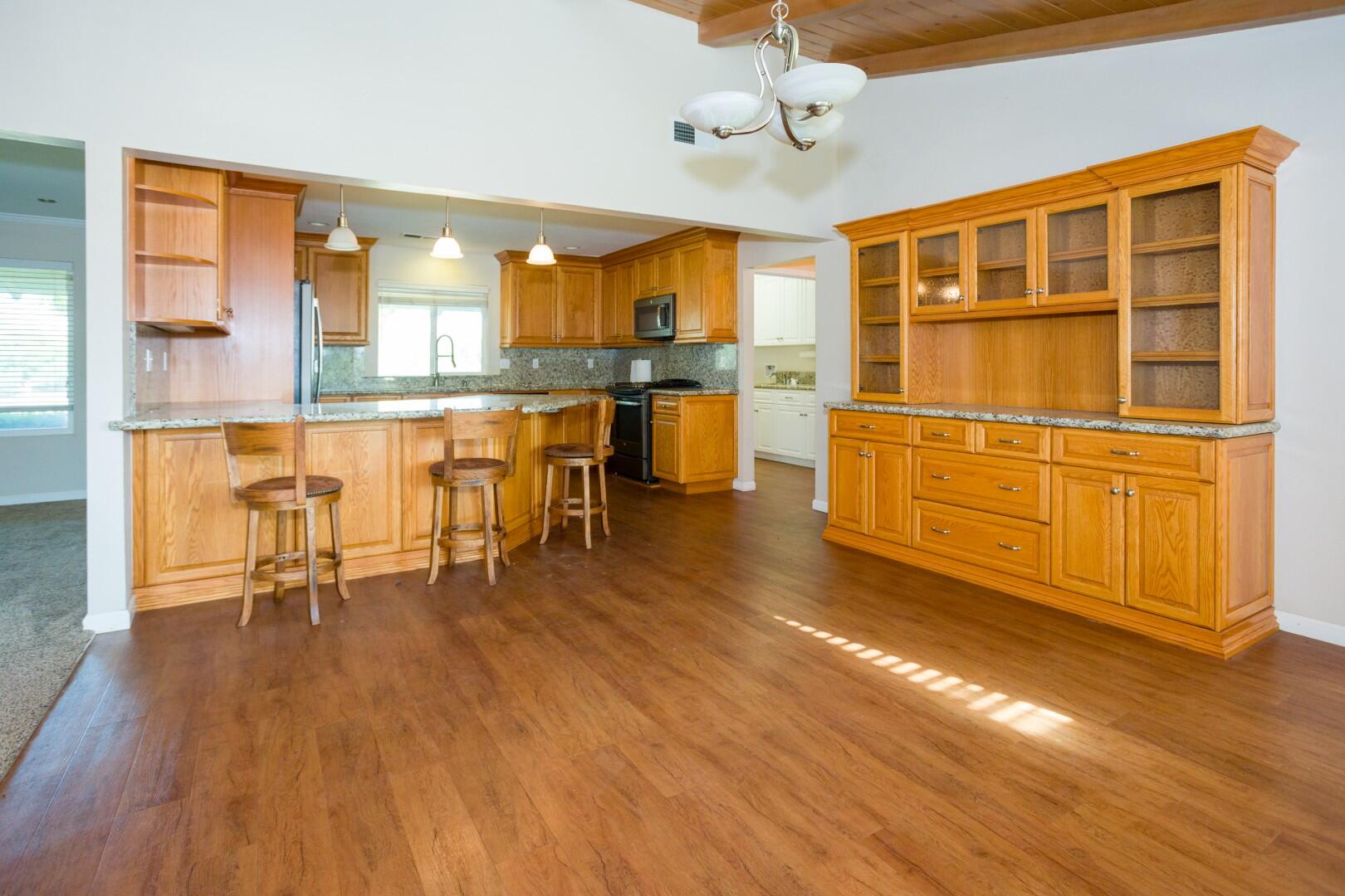 1956 S Indiana St, Porterville, CA 93257