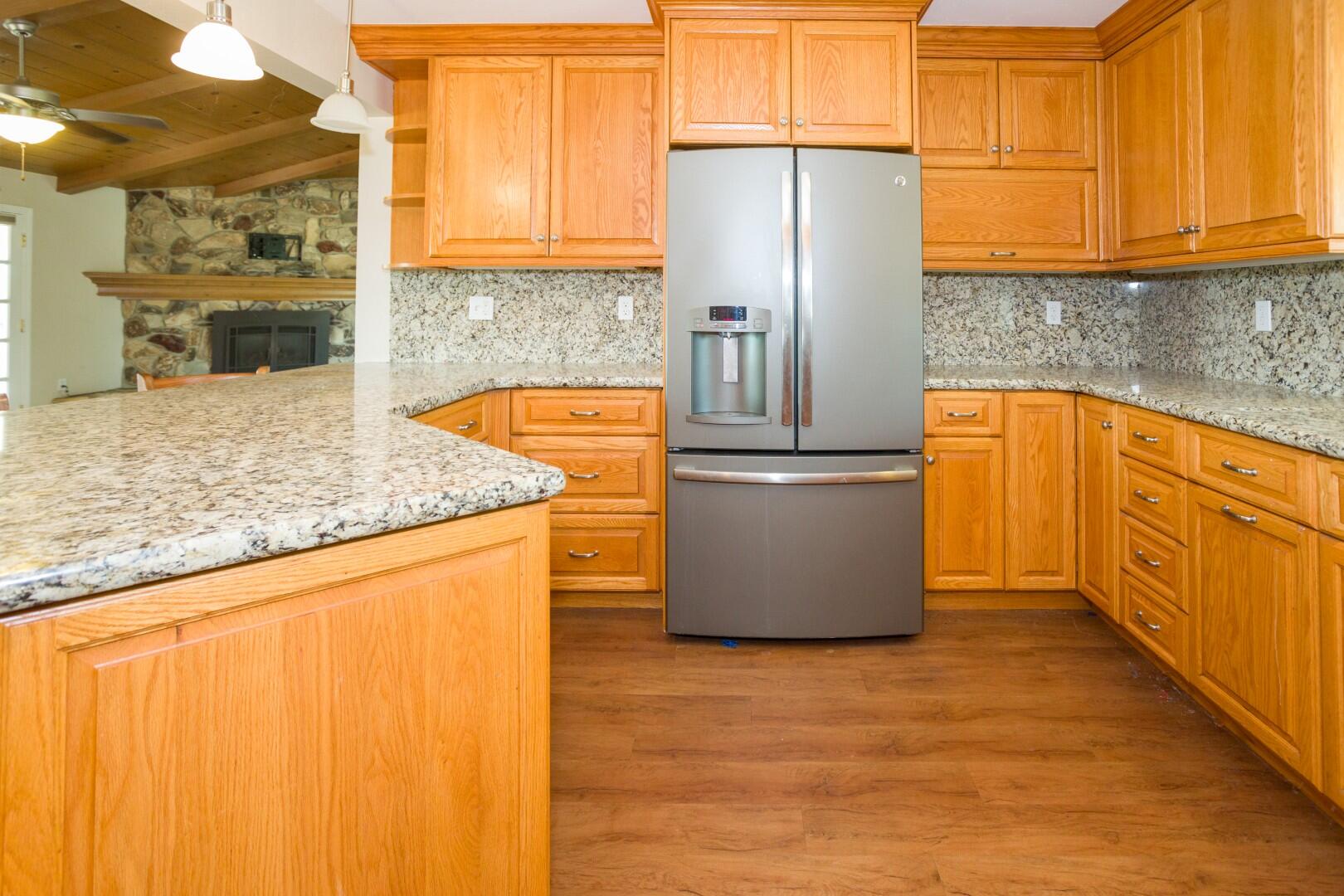 1956 S Indiana St, Porterville, CA 93257