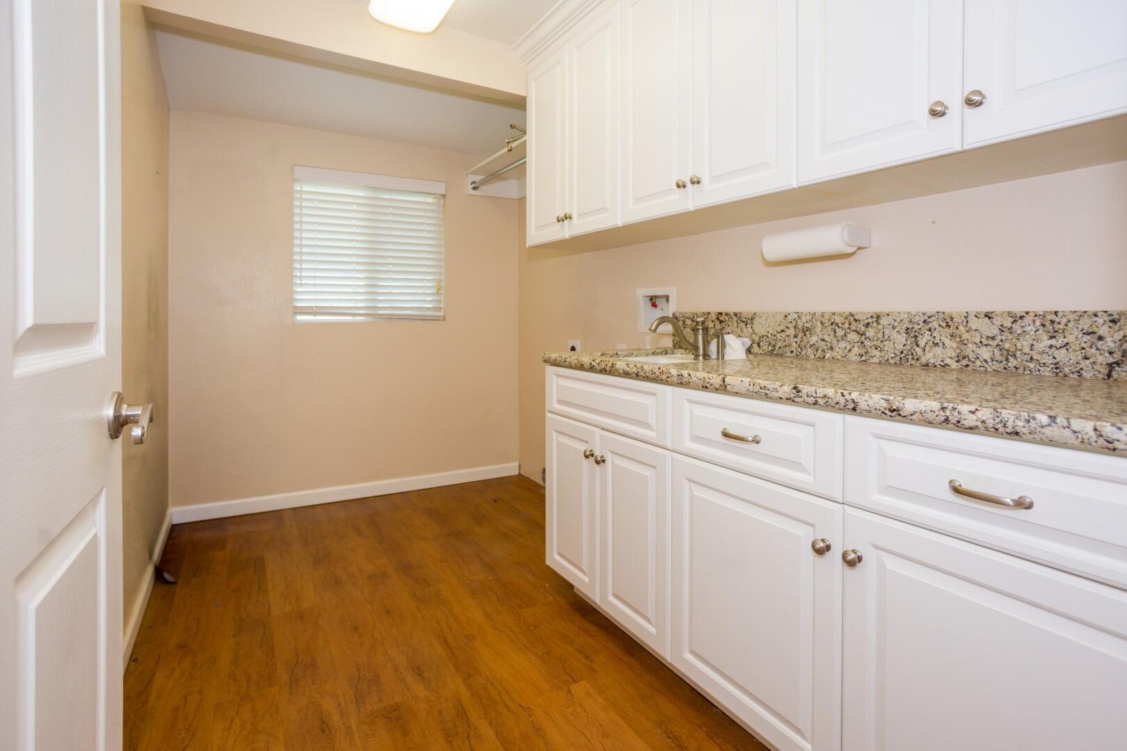 1956 S Indiana St, Porterville, CA 93257