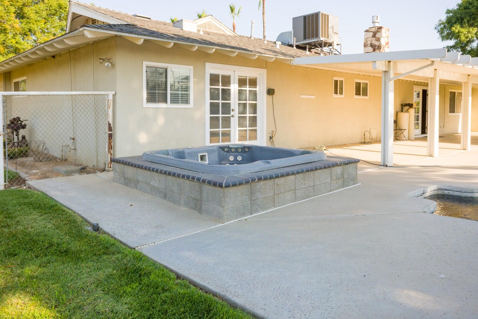 1956 S Indiana St, Porterville, CA 93257
