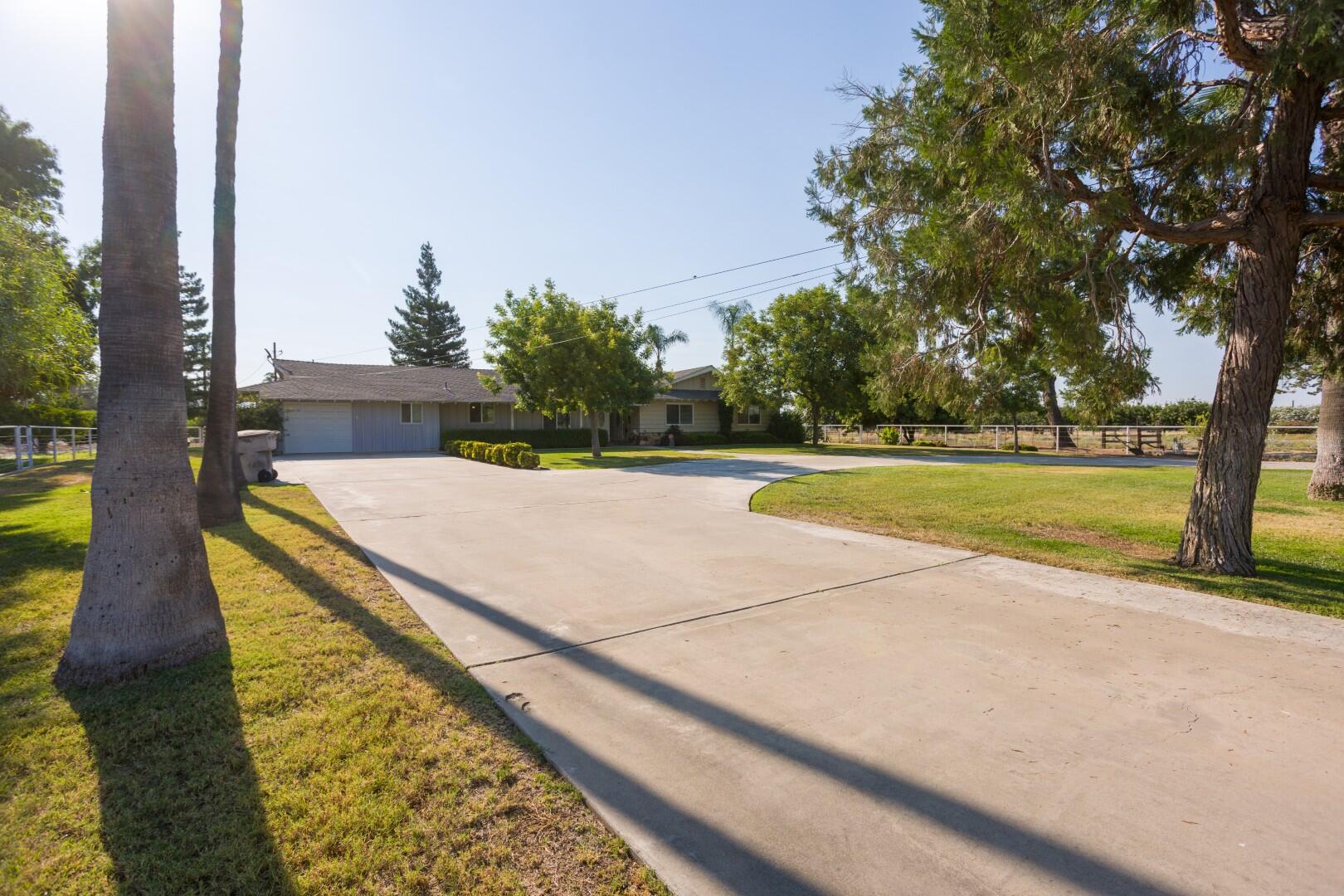 1956 S Indiana St, Porterville, CA 93257