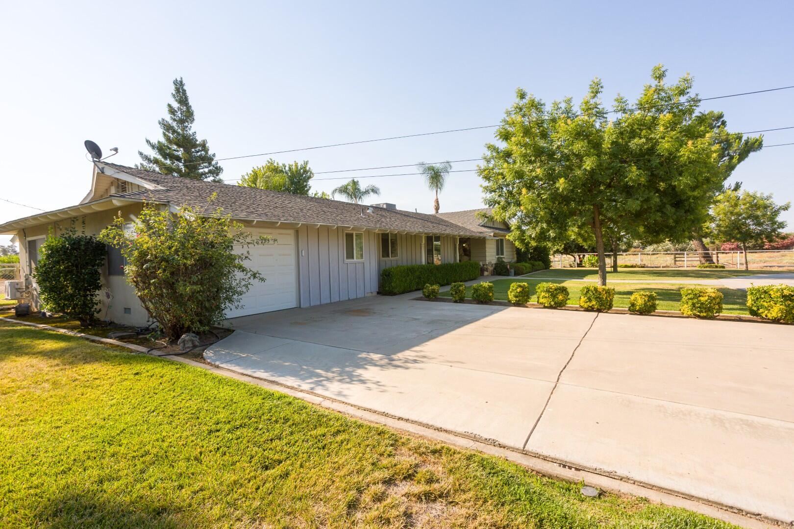 1956 S Indiana St, Porterville, CA 93257