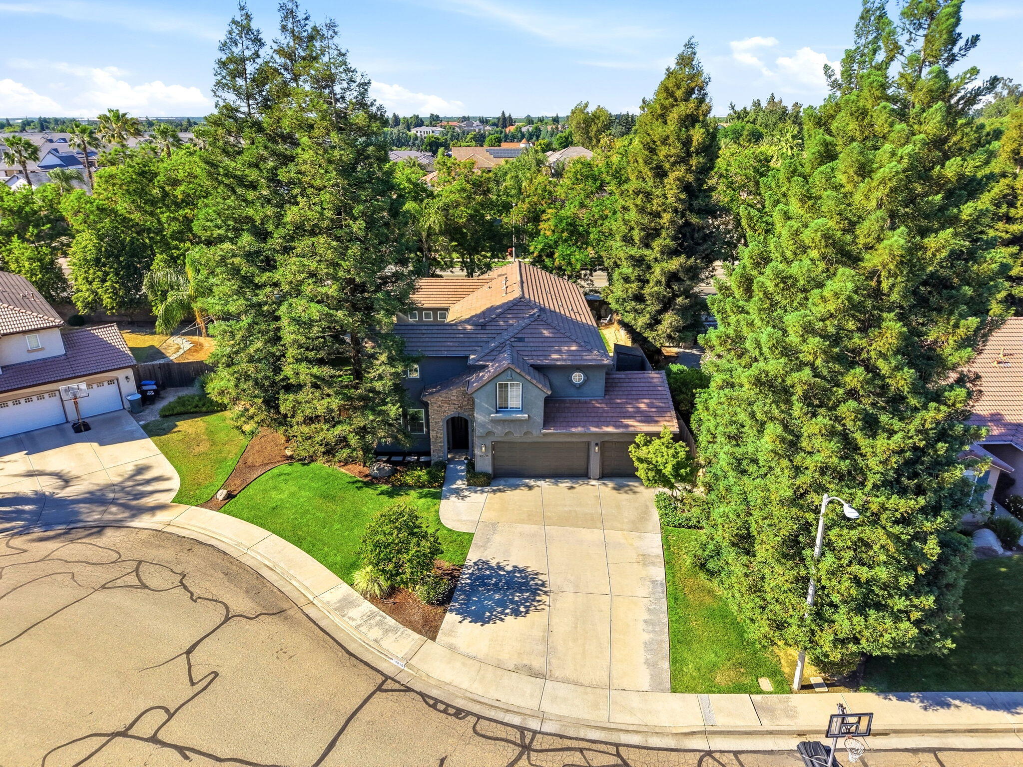 4826 W Ceres Ct, Visalia, CA 93291