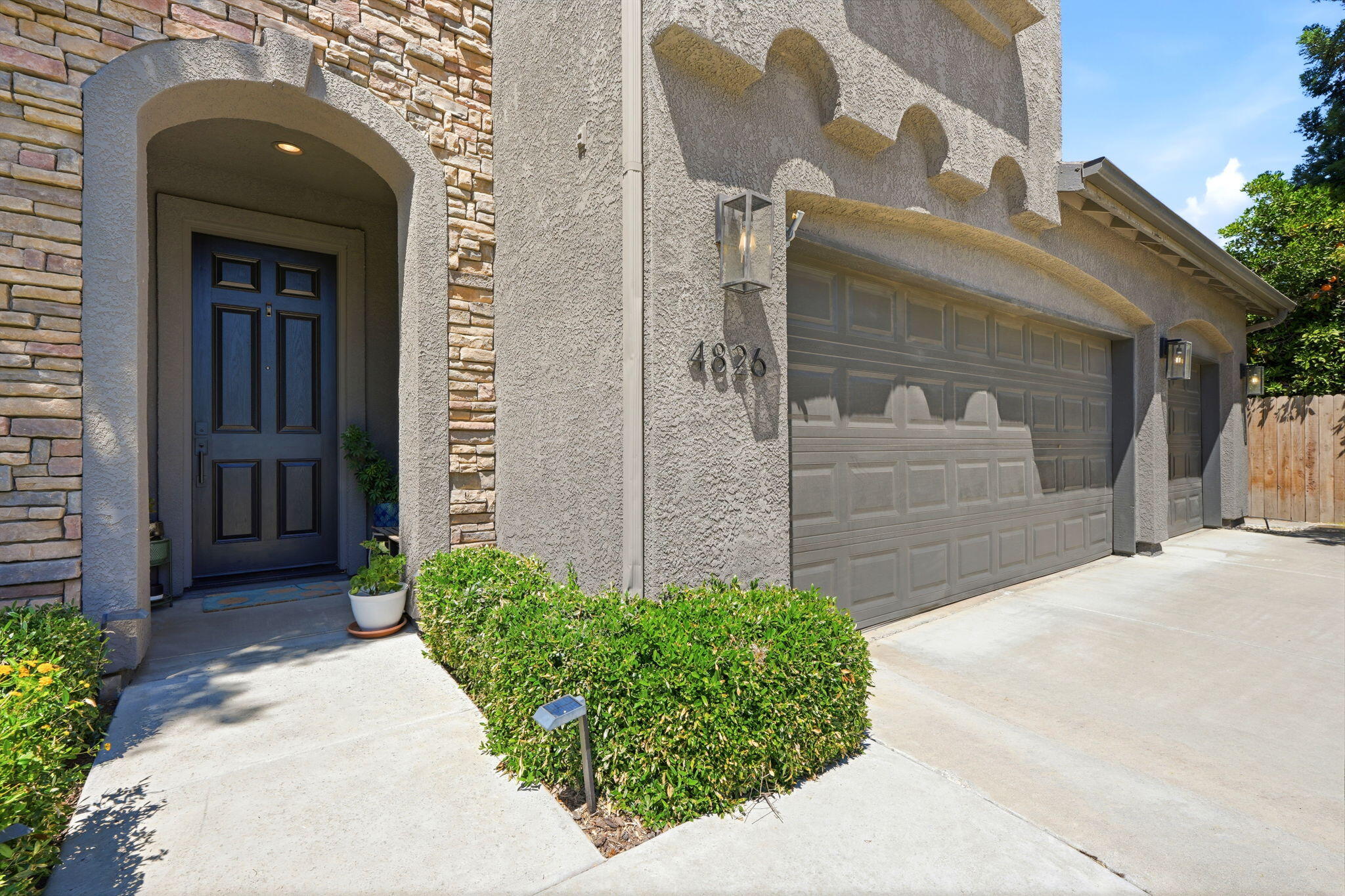 4826 W Ceres Ct, Visalia, CA 93291