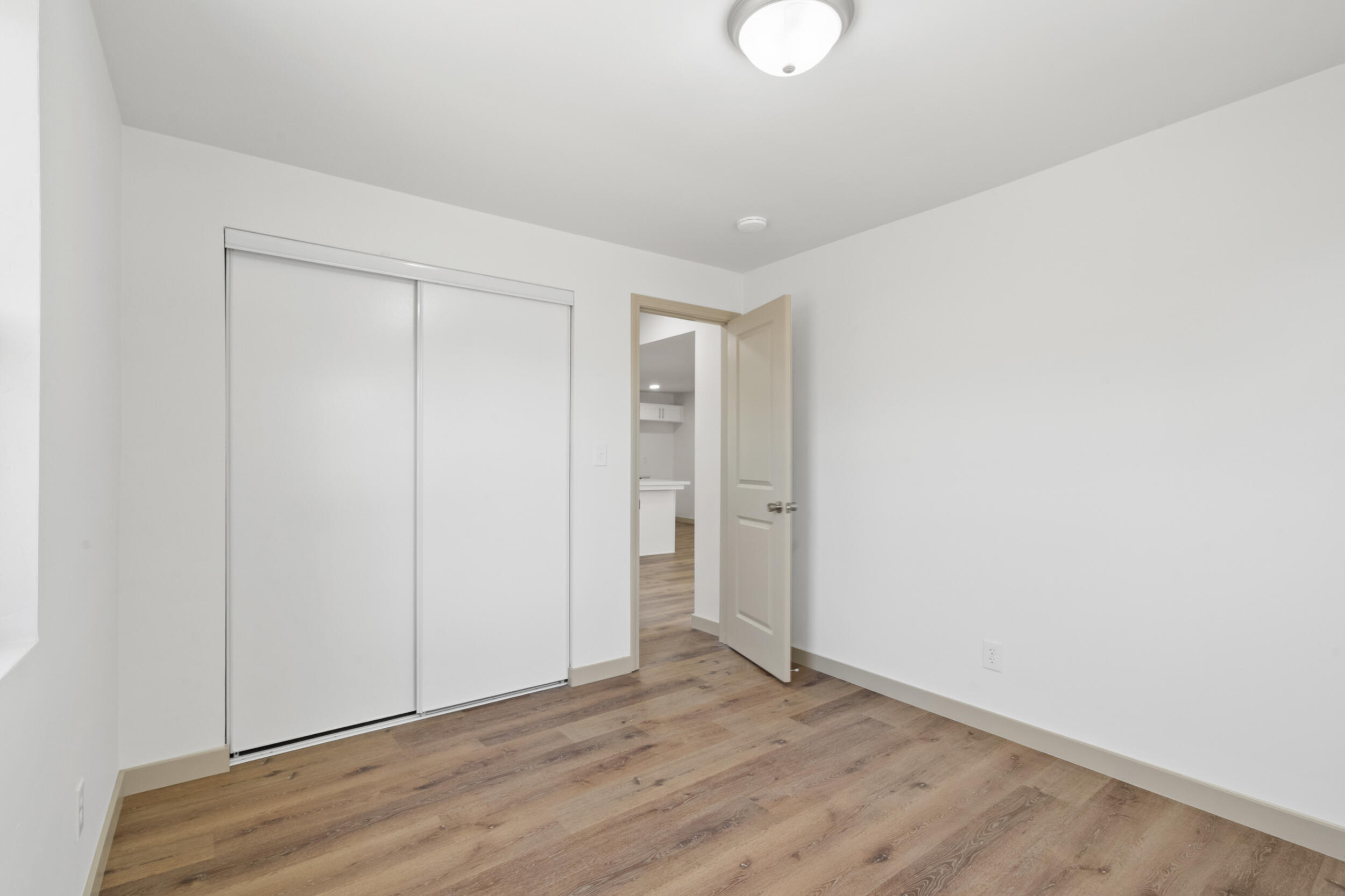 460 S Shasta Ave, Farmersville, CA 93223