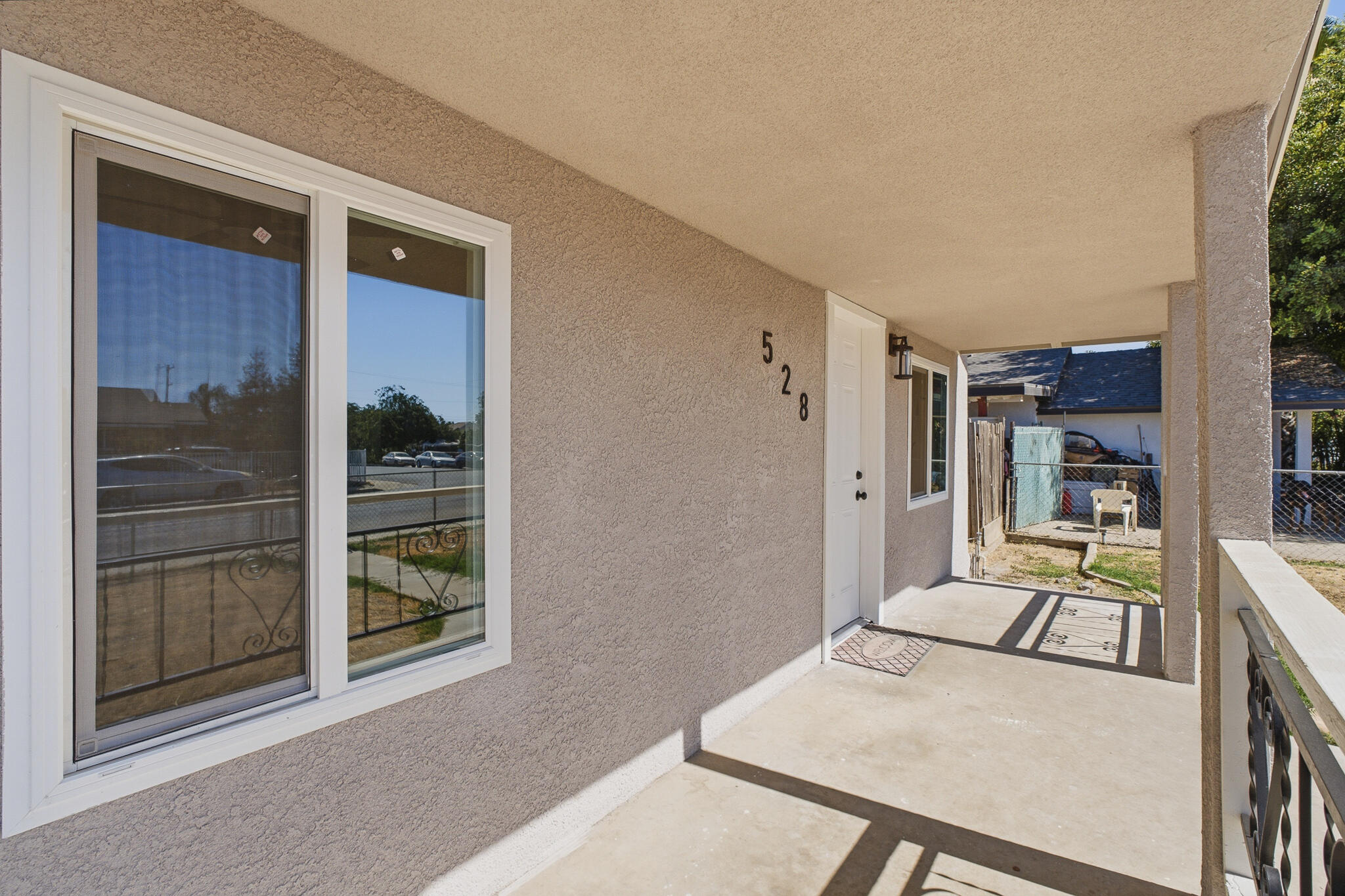 528 N Brundage Ave, Farmersville, CA 93223